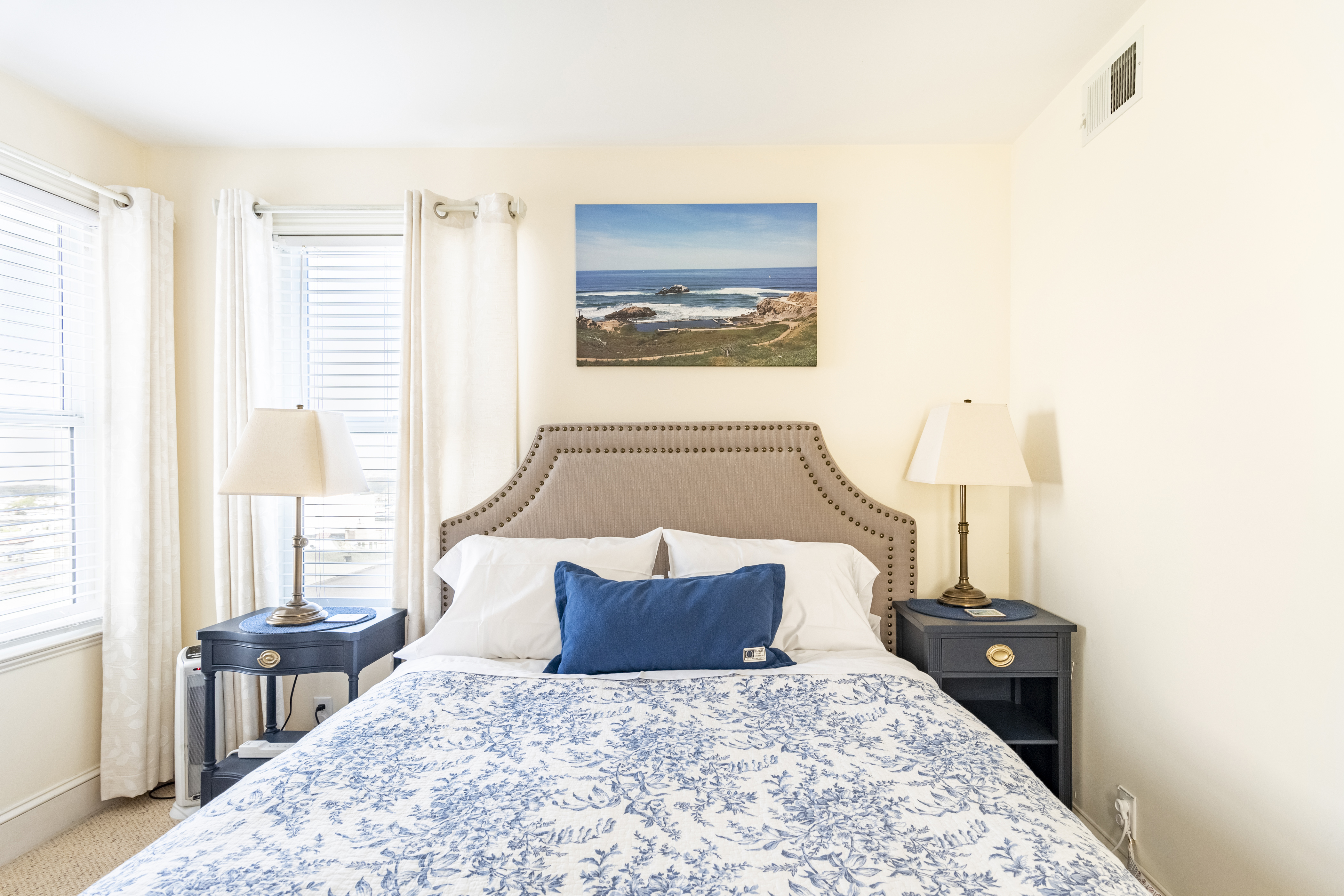 See the Marin Headlands from this lovely 1 bedroom