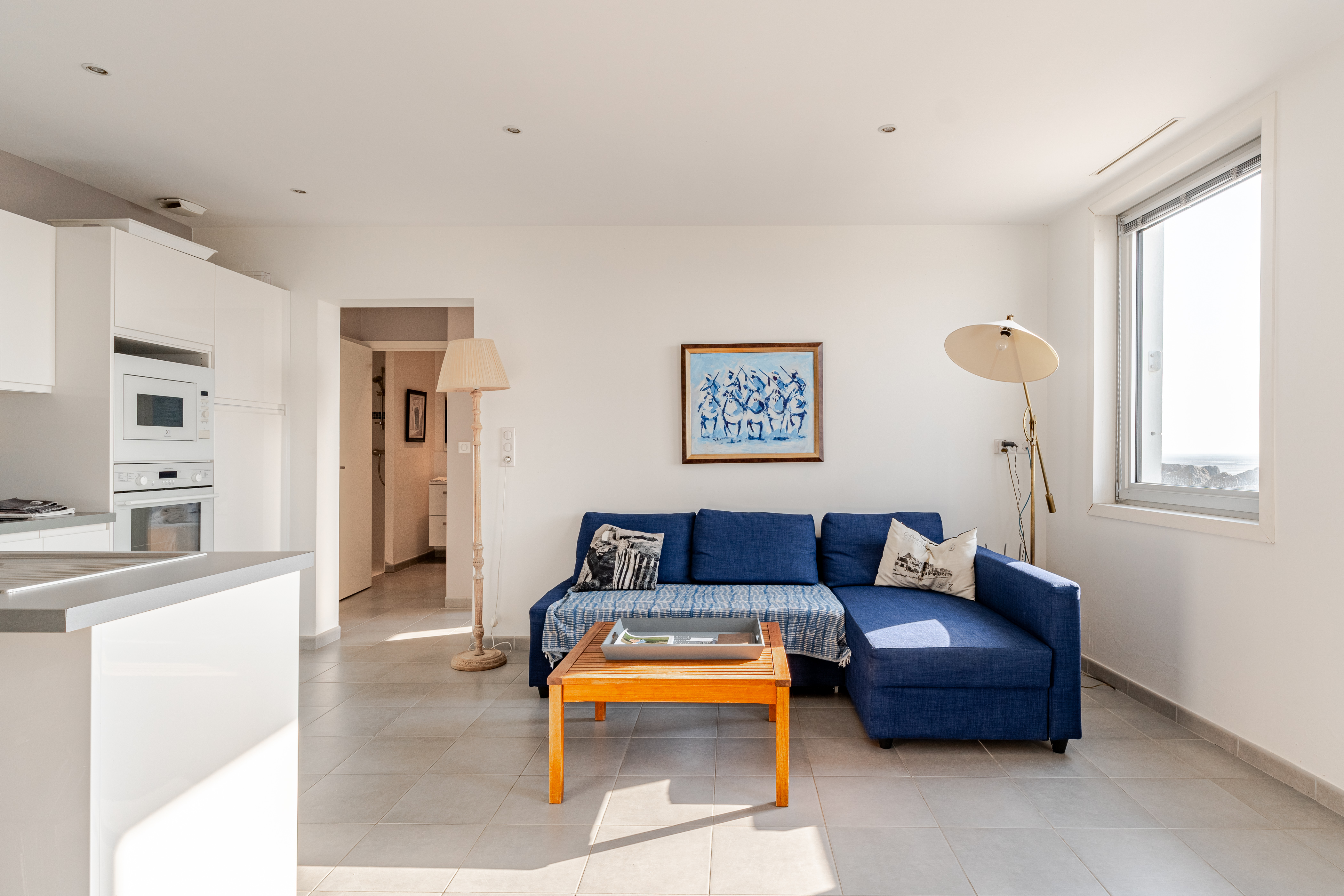 Apartment on the sea front center