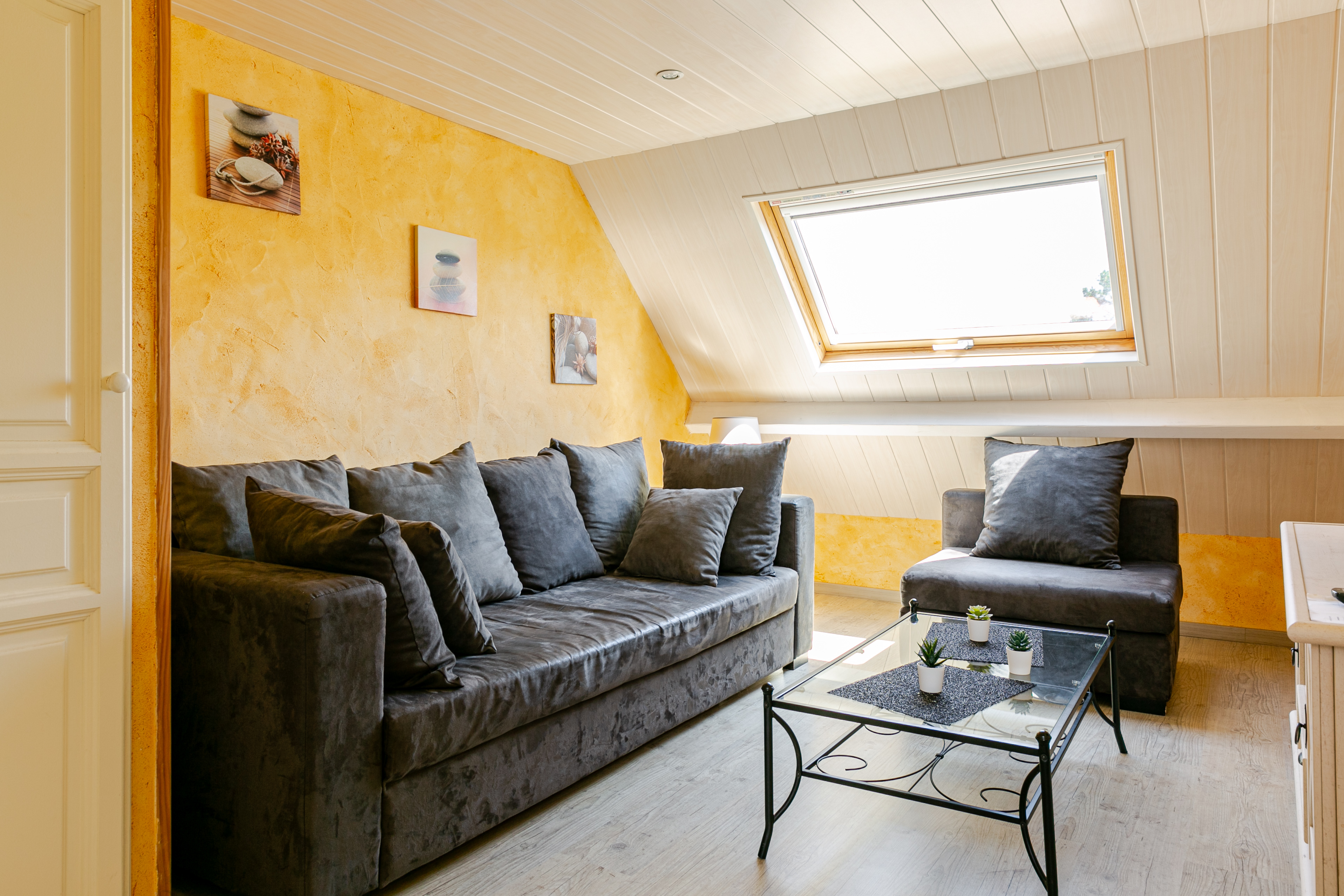 Independent apartment 500 meters from the sea