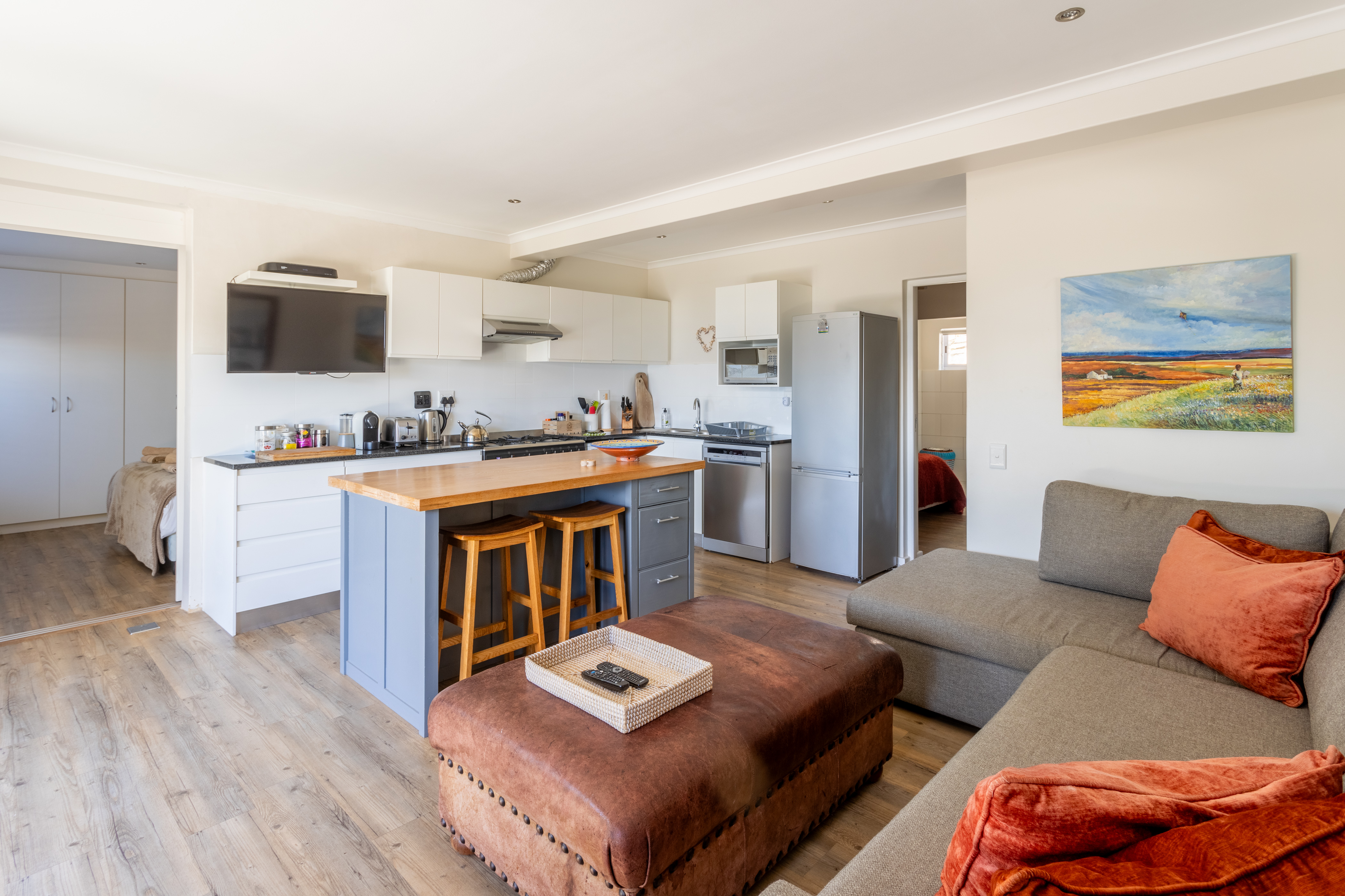Stroll to the Beach from a Central Camps Bay Apartment