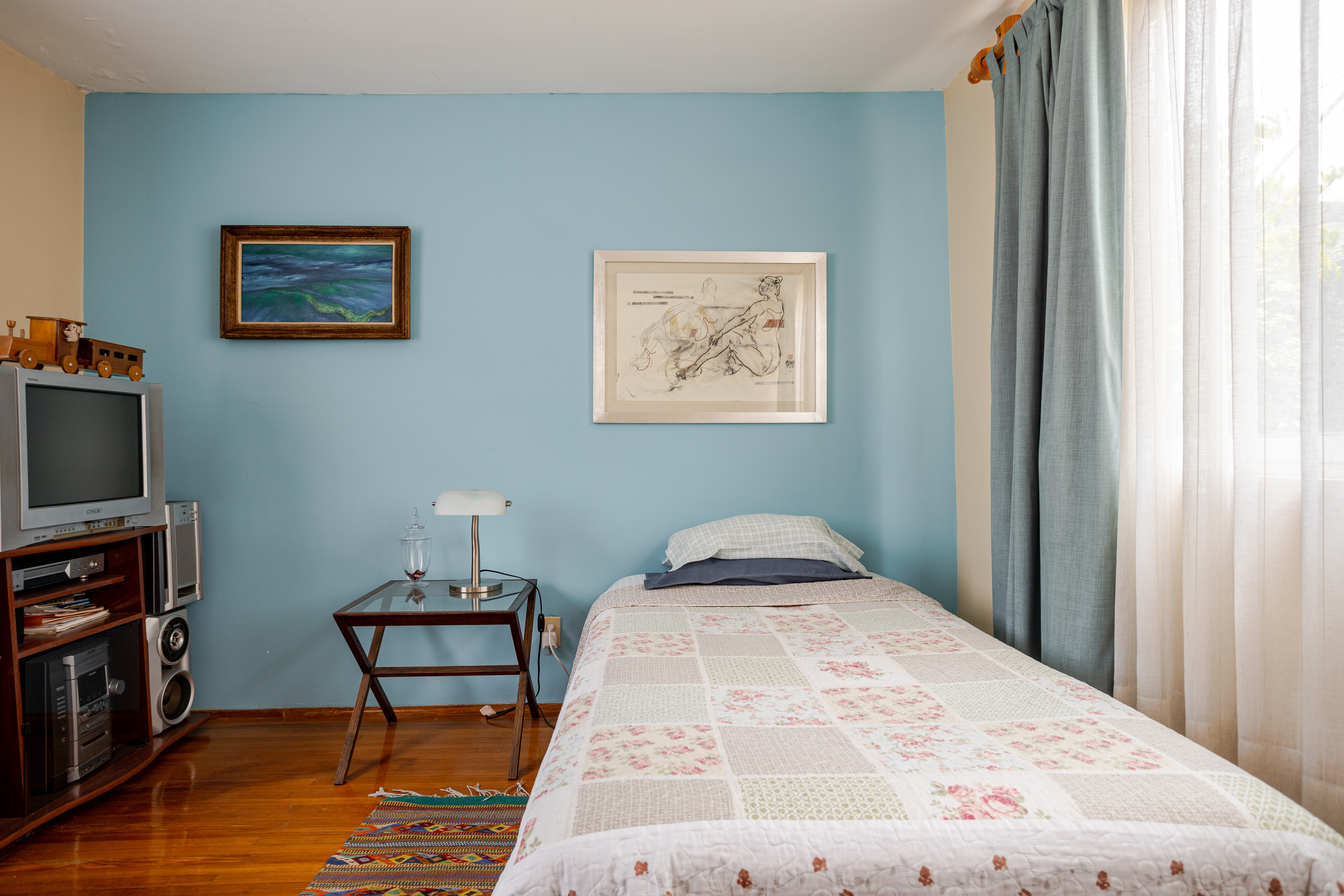 Cozy room in great location