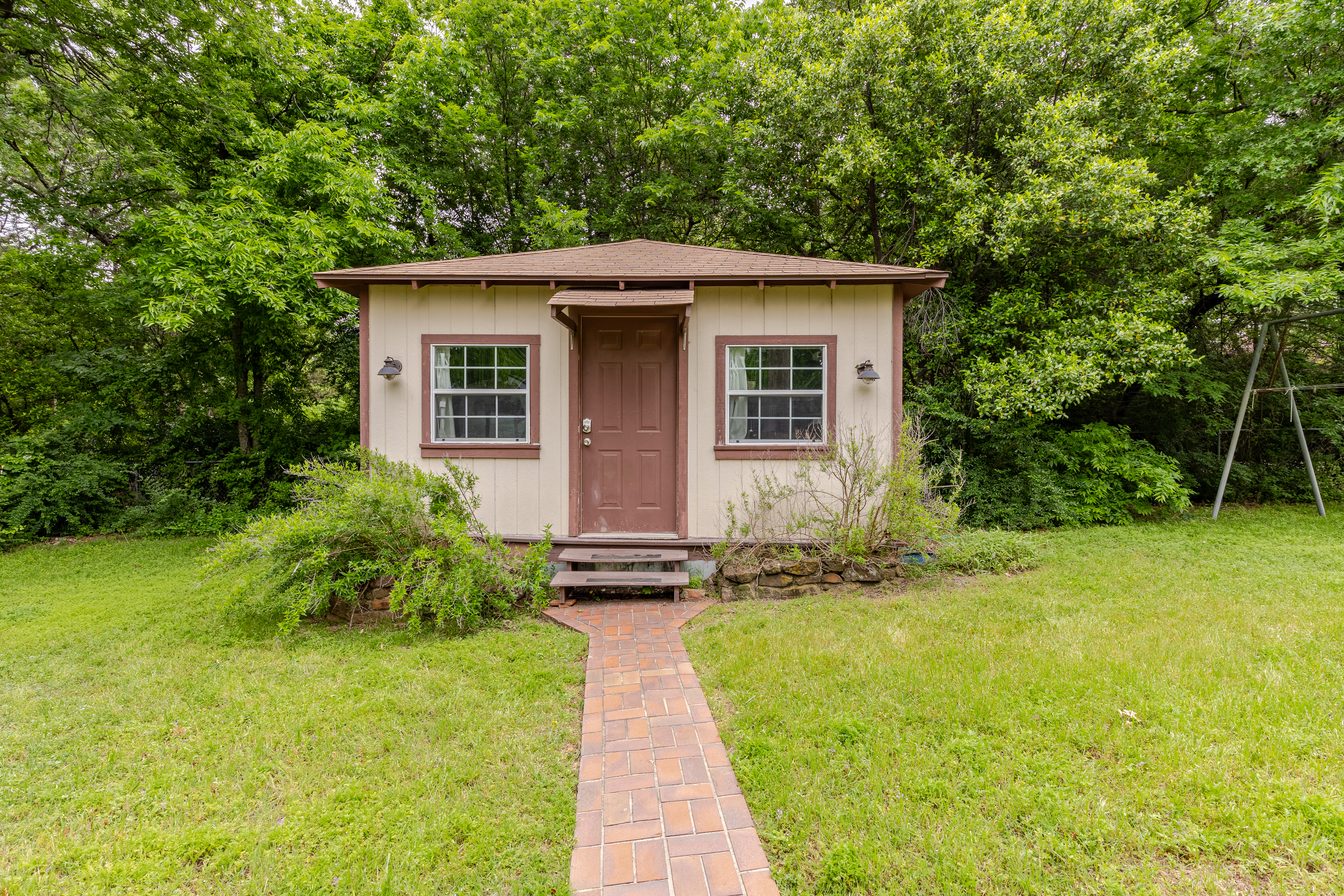 South Oak Cliff Tiny Guest House in District 3, Dallas