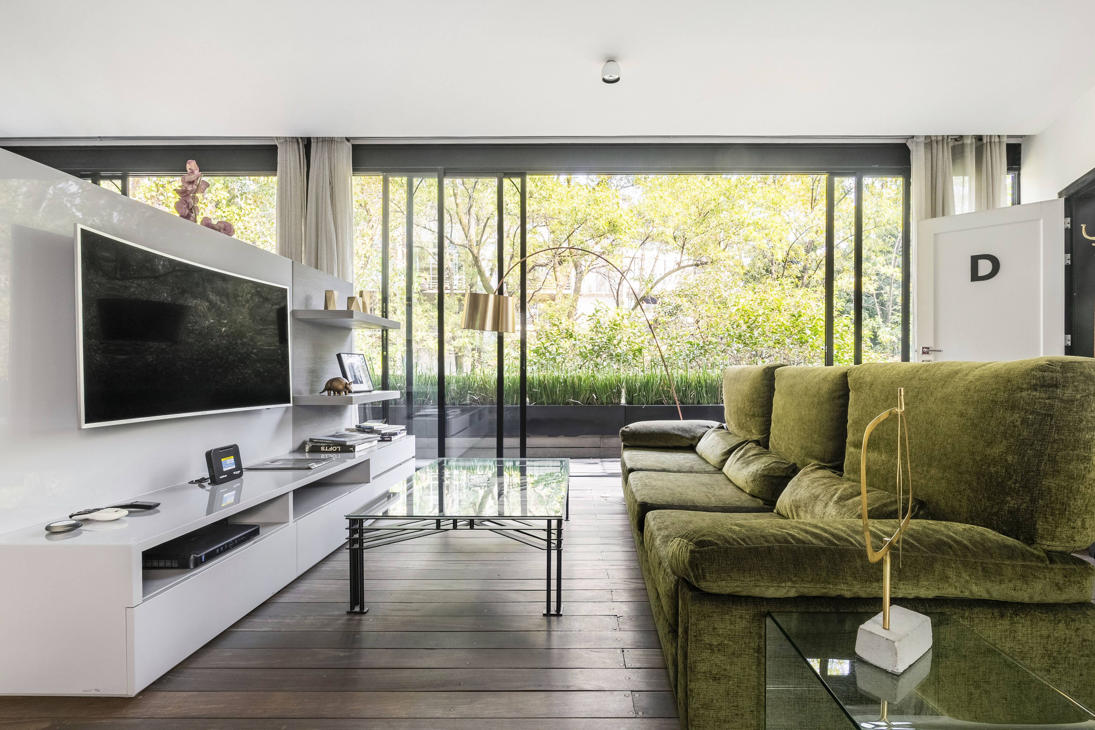 Enjoy the sunny Mornings in this Urban-chic apartment in the heart of Condesa