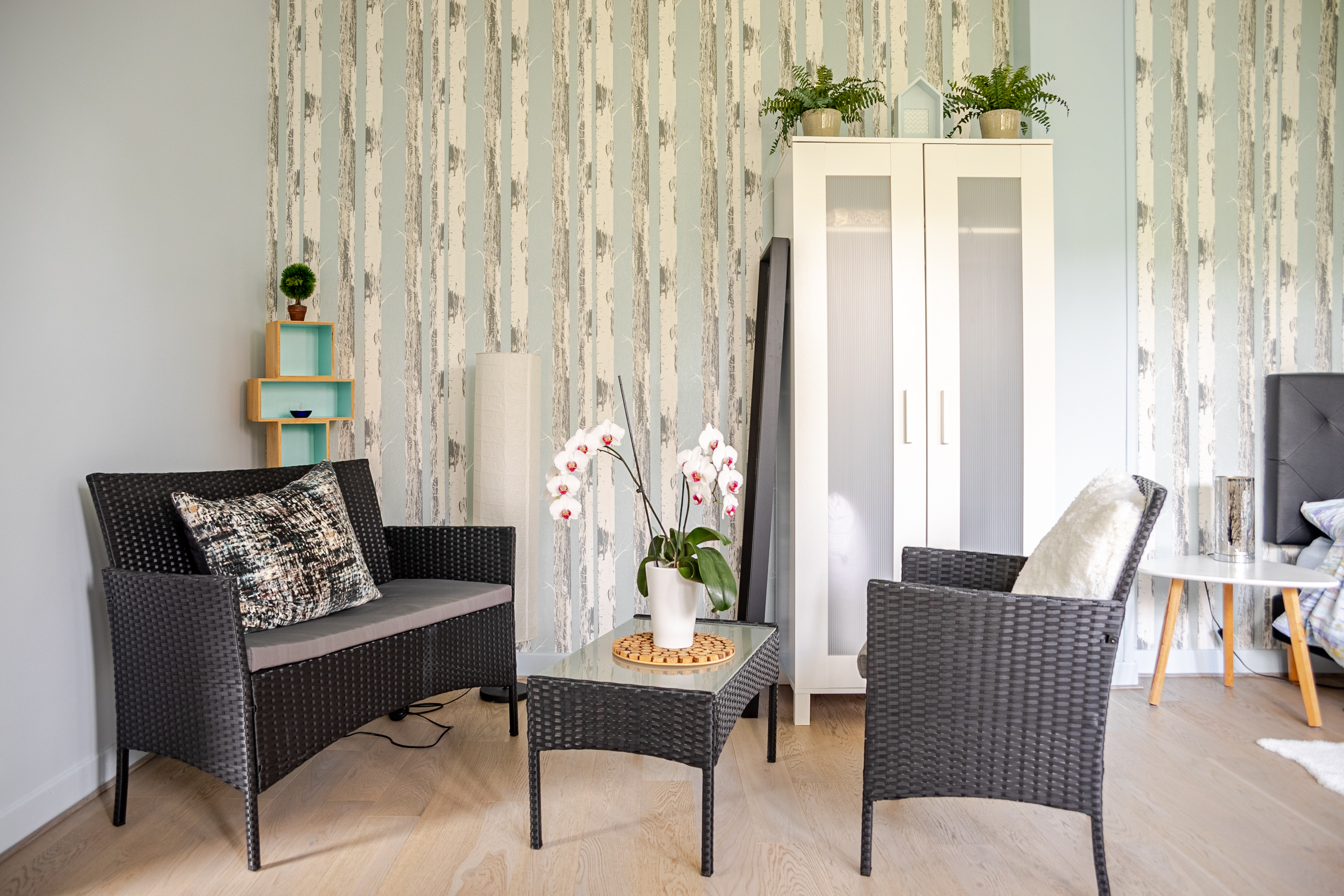 large independent room on garden