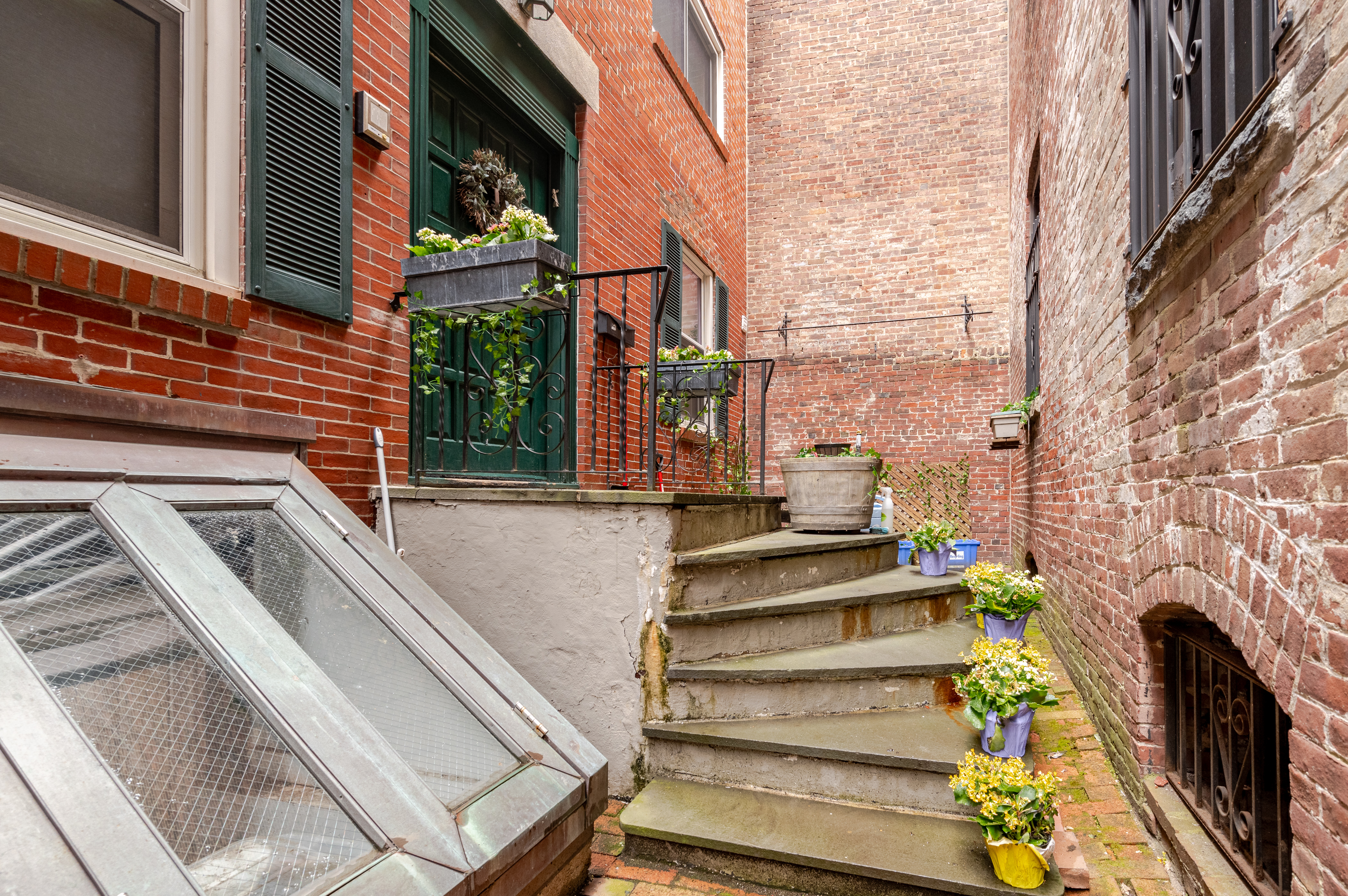 Private room off the Freedom Trail.