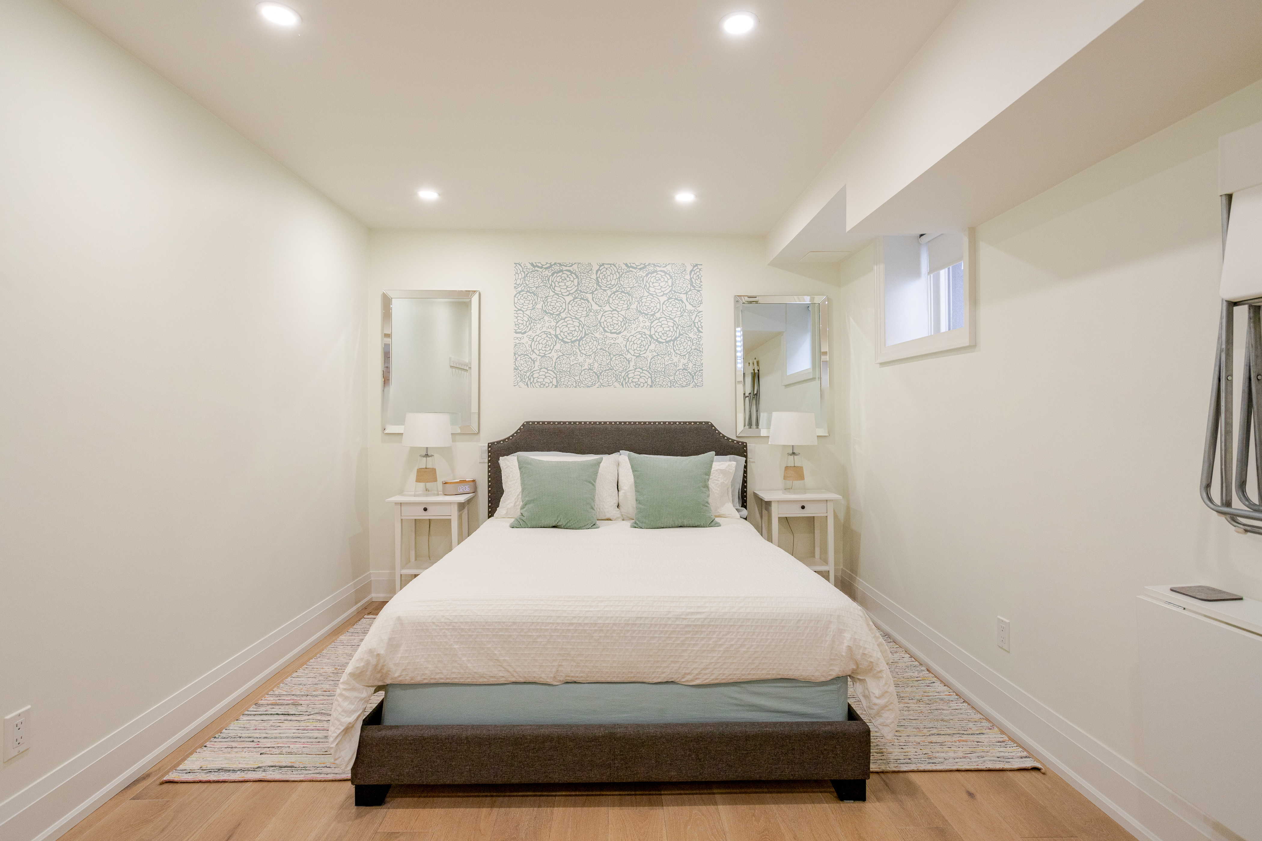 Bright and Modern Parkdale Guest Suite