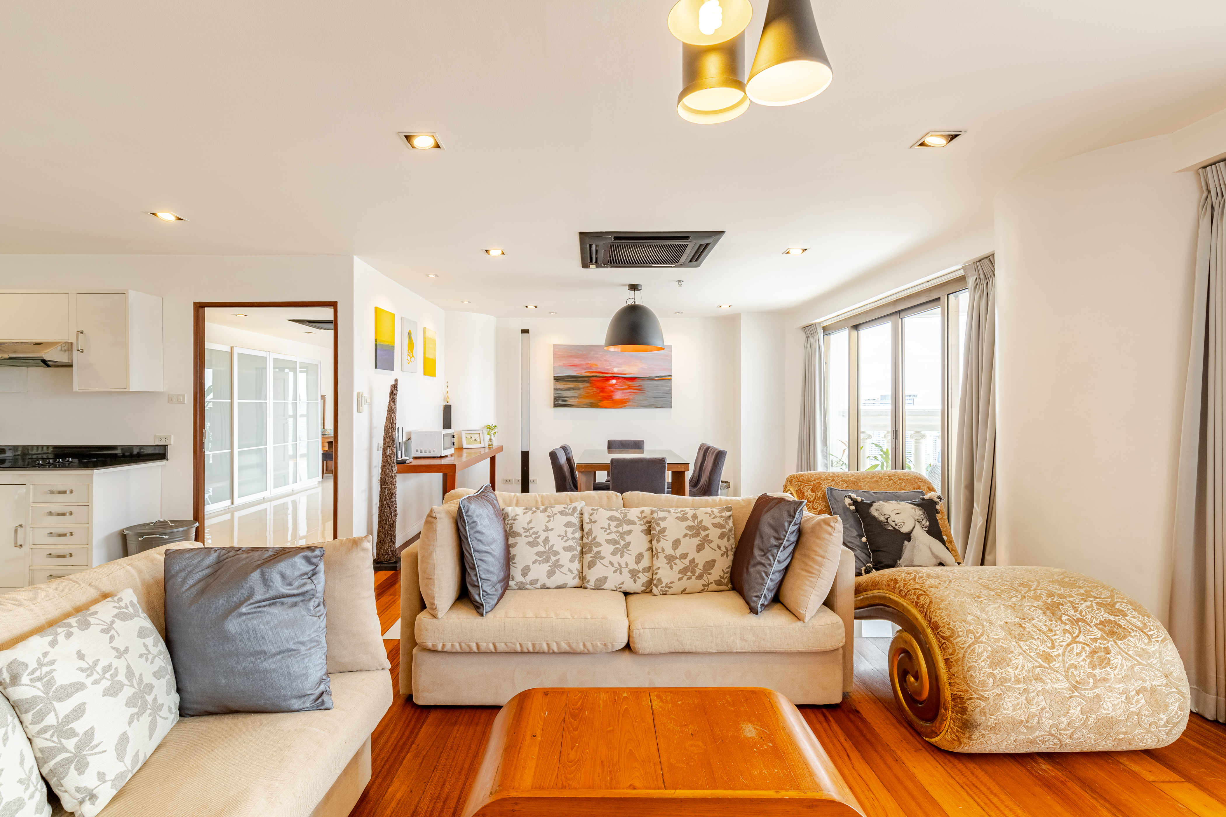 Large 2 bedrooms apartment, Silom in Bang Rak, Bangkok