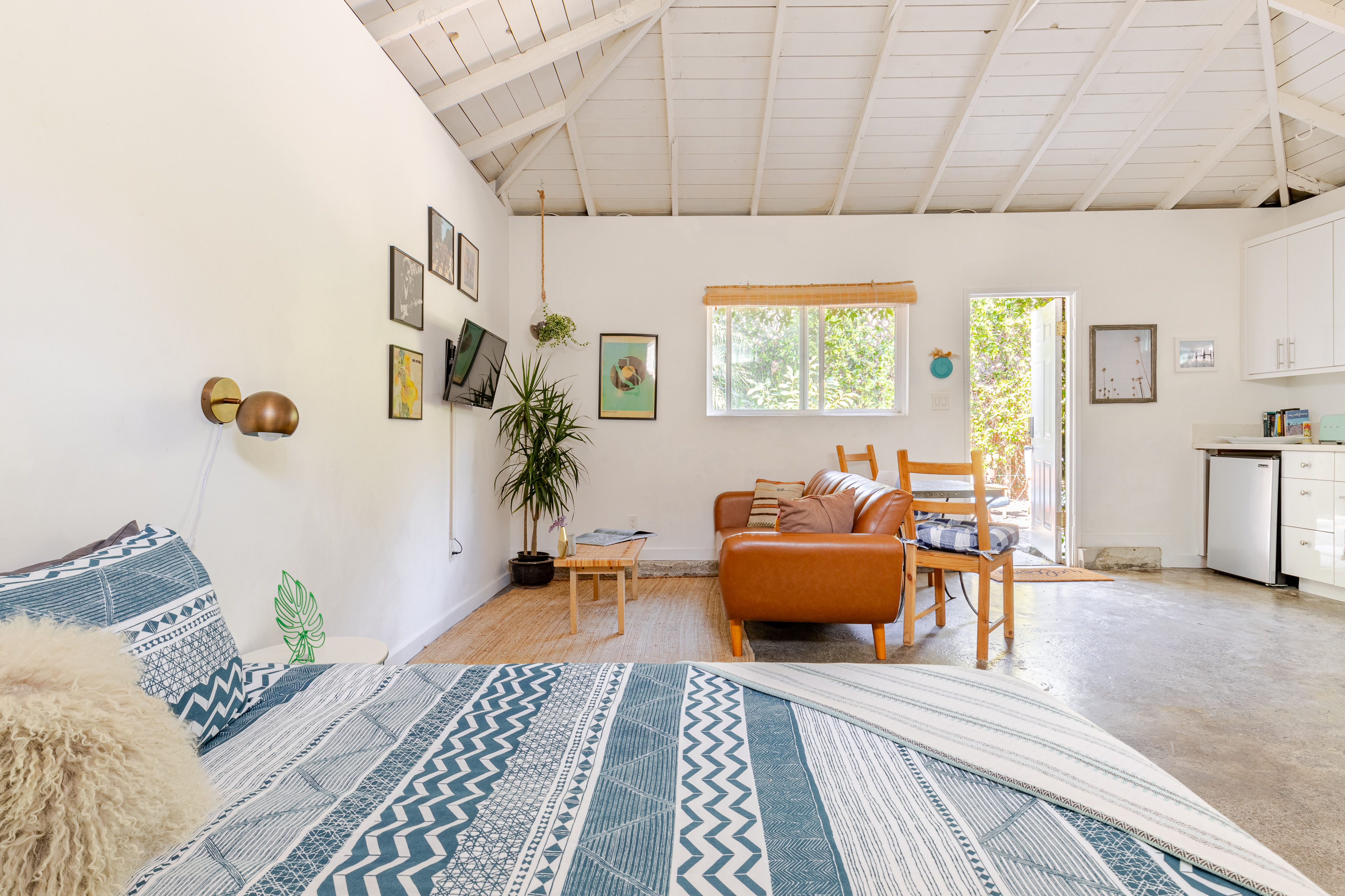 Parking, Beach, SoFi, LAX, Outdoor Fireplace, pets