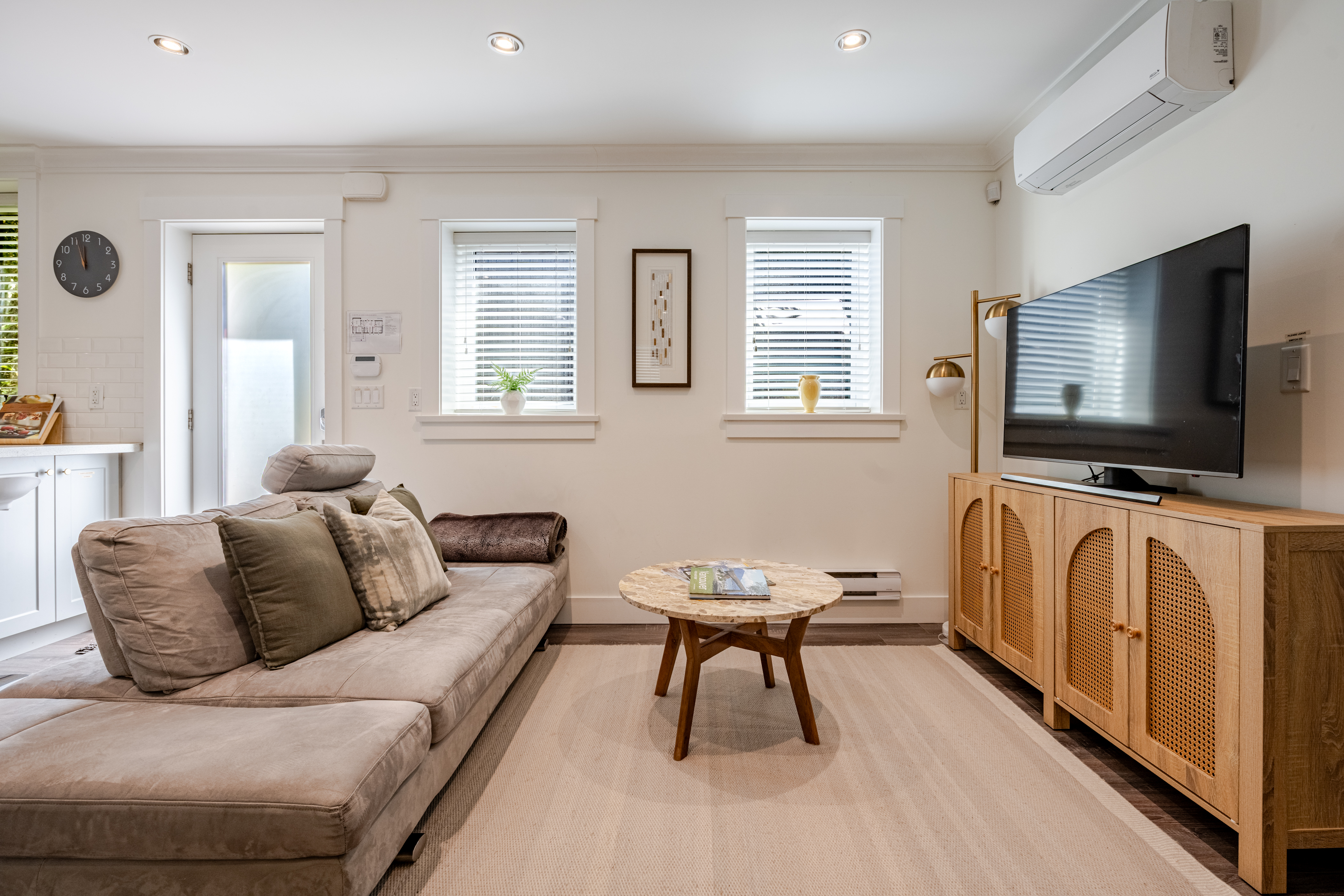 Roam Vancouver in Style from a Chic Hideout