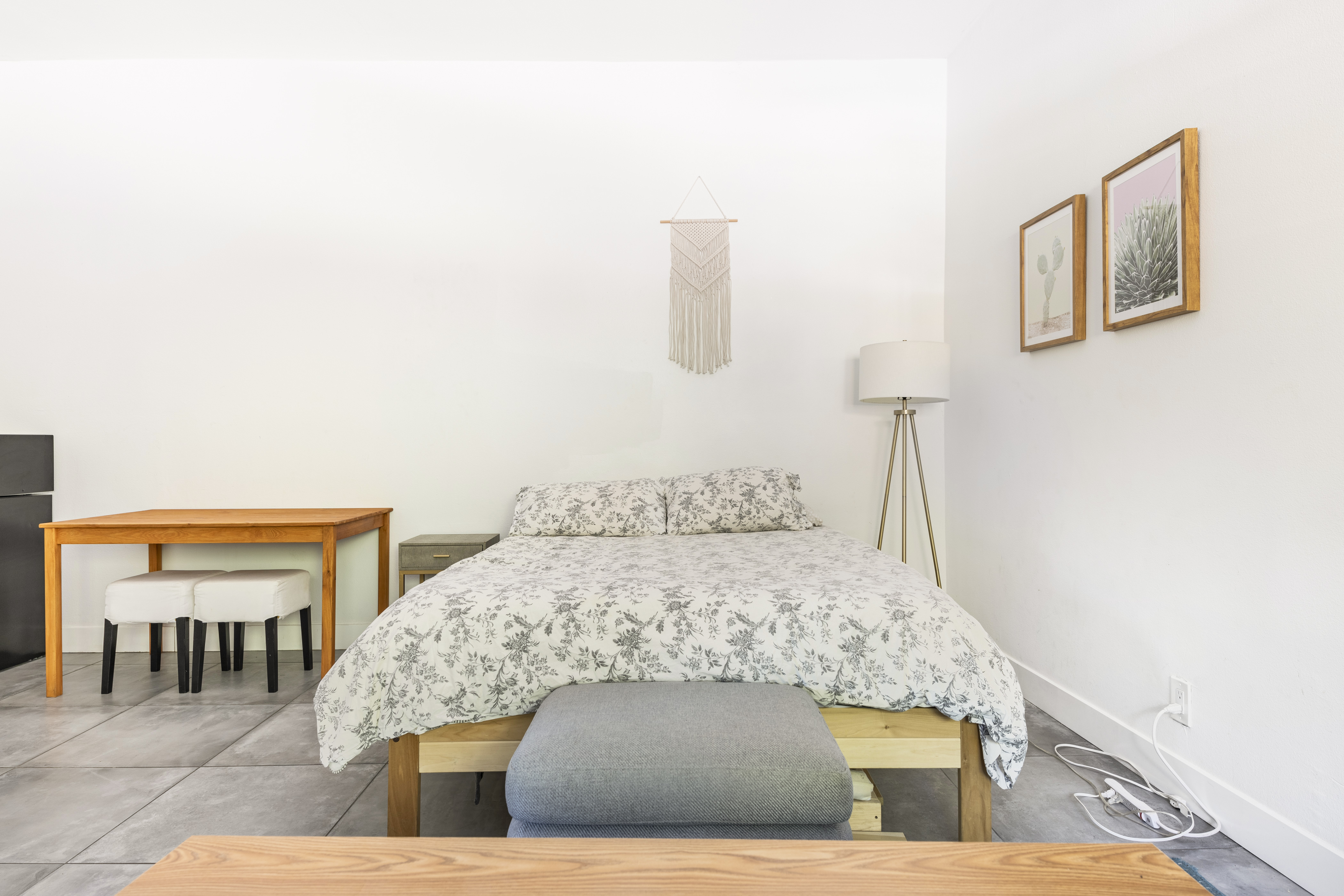 Minimalist Chic Studio With Private Garage