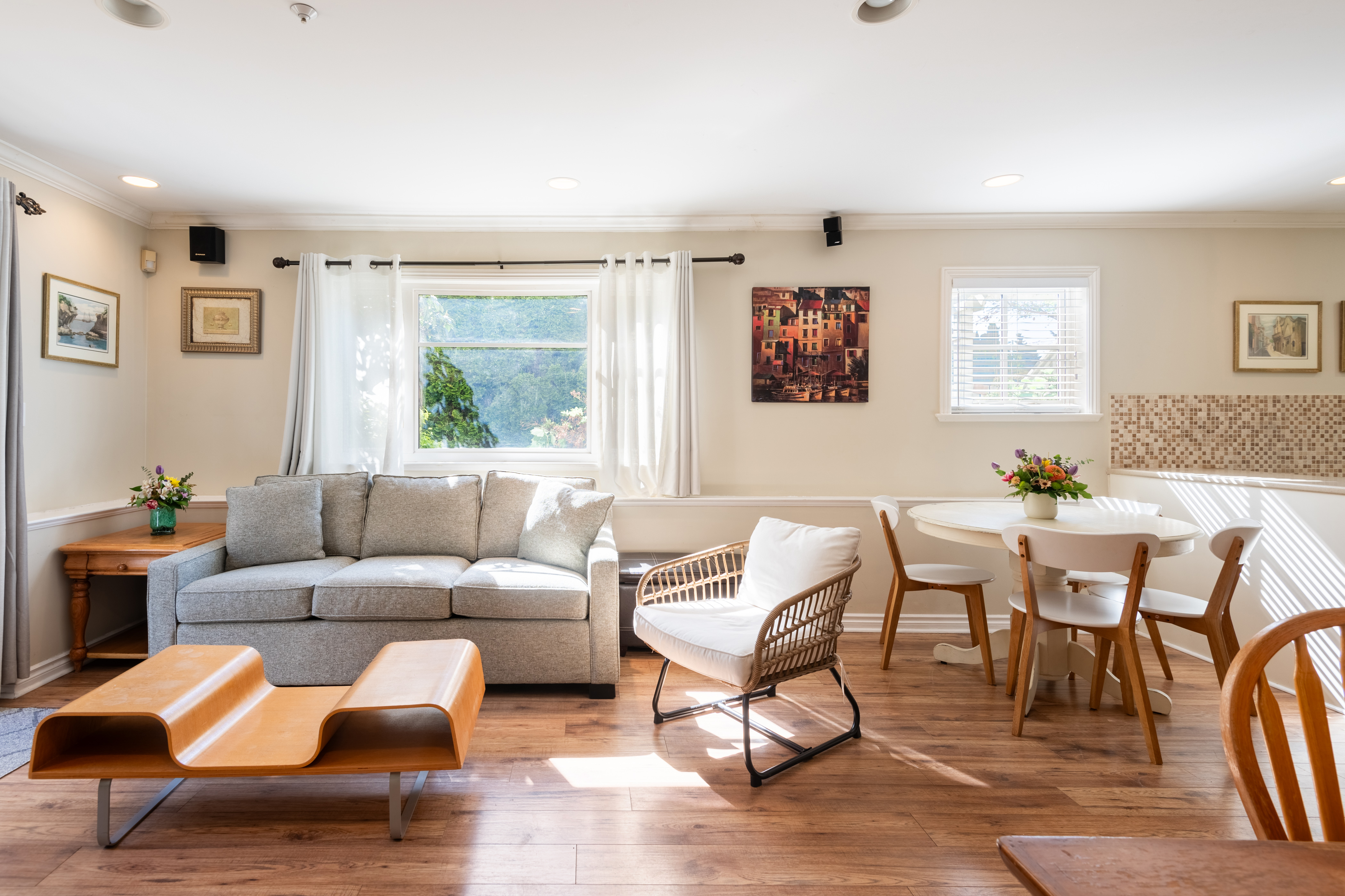 Spacious, Private Suite in the core of Kitsilano