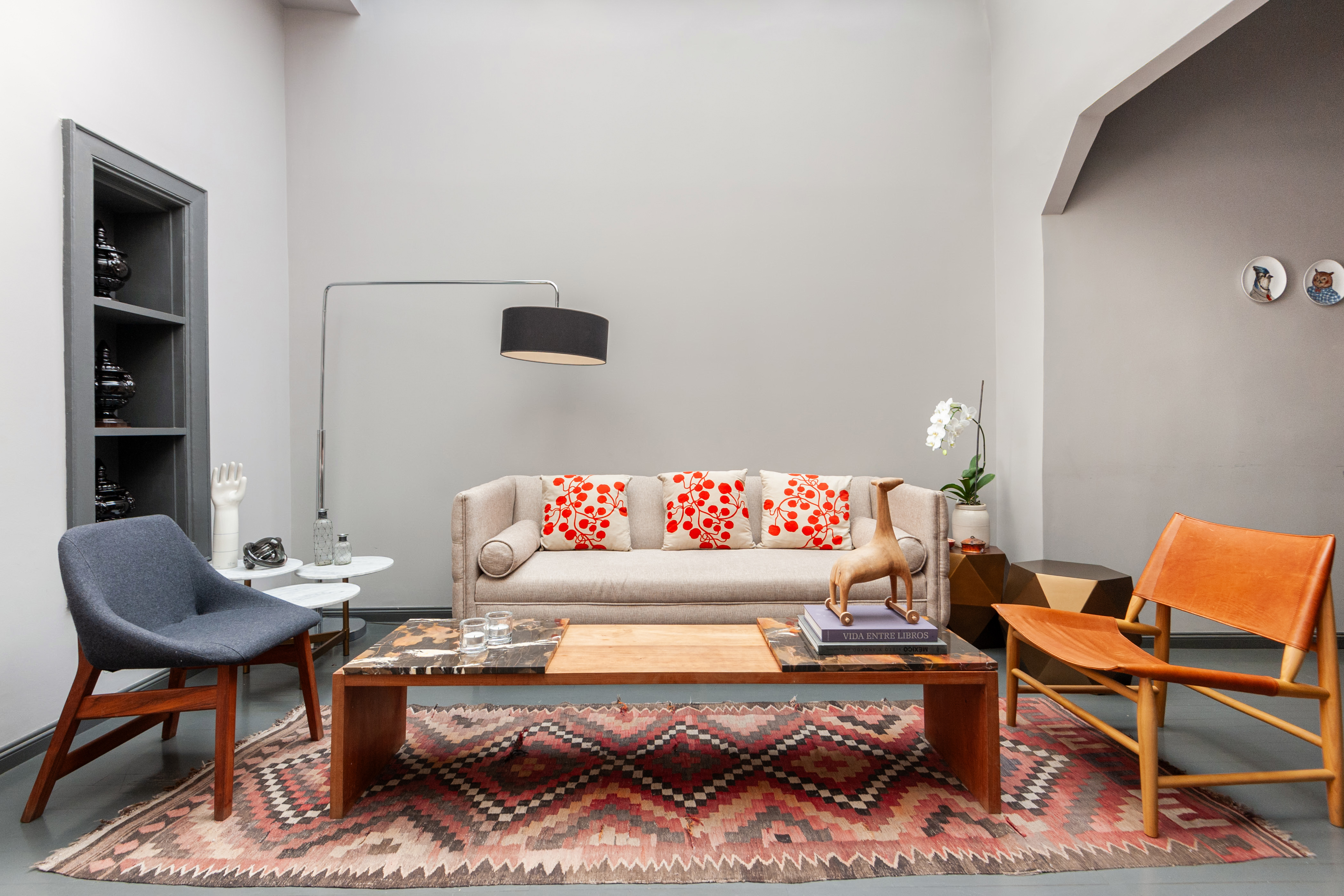 Beautiful Hideaway in Historic Building Across from the Park