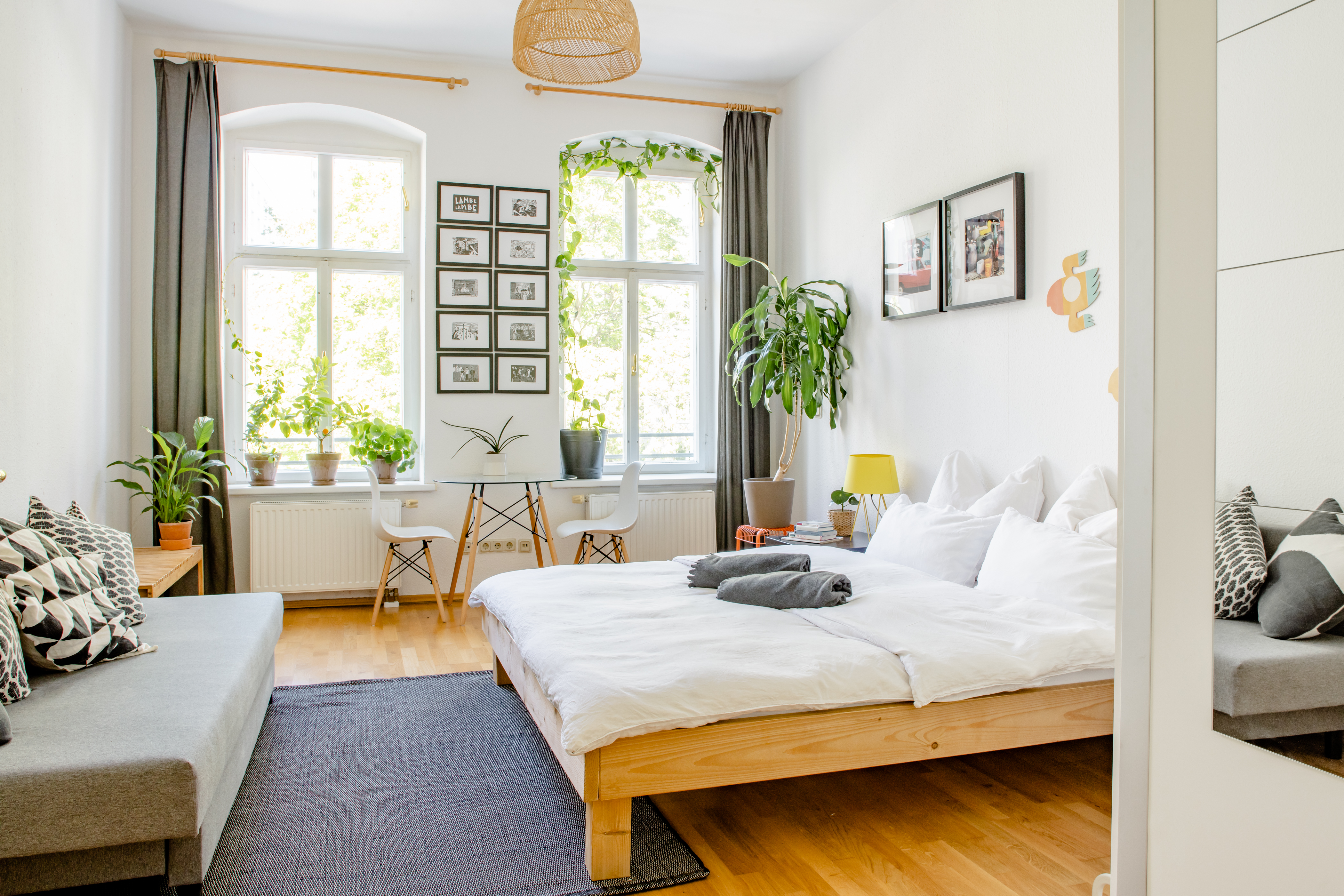 Lemon Tree Room - king size bed, private, central