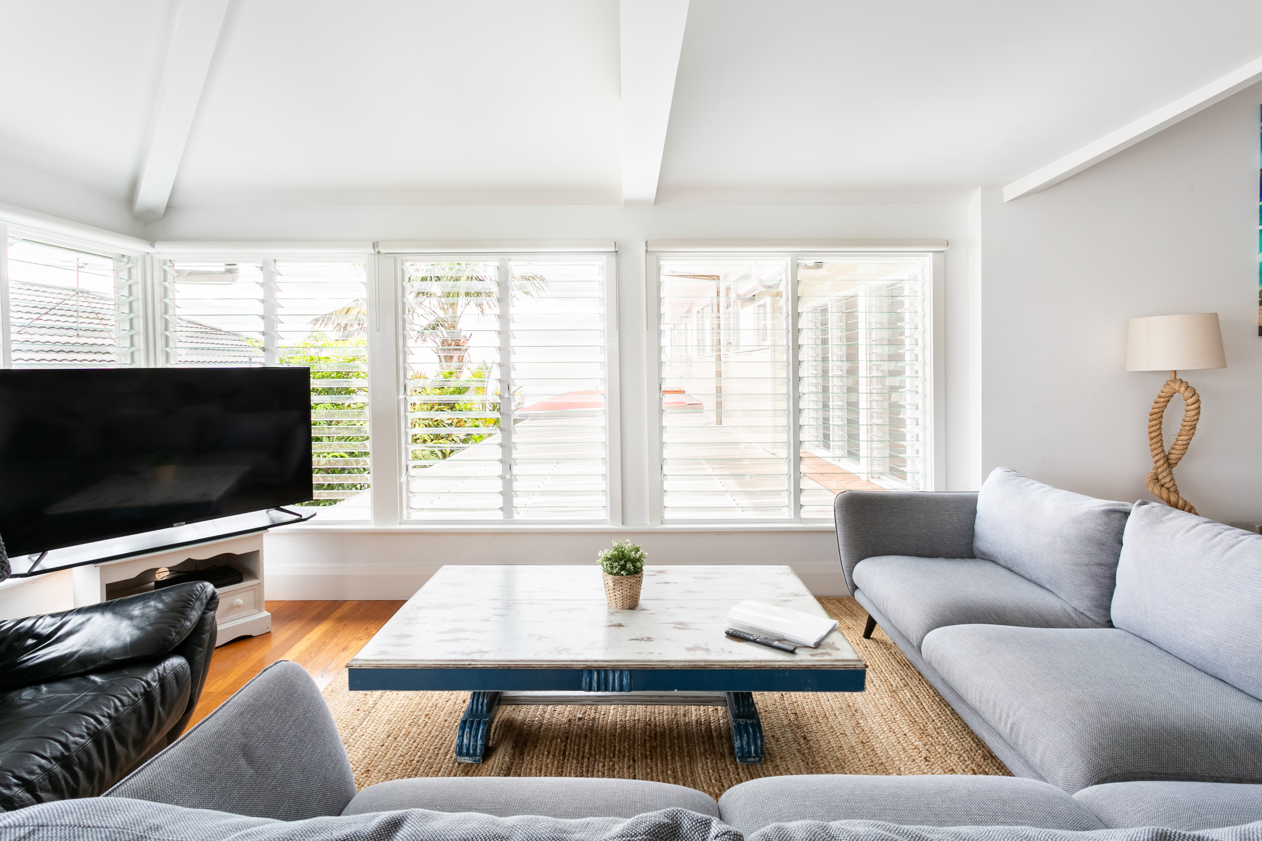 Divine Ocean View Beachside Apartment in Warringah, Sydney