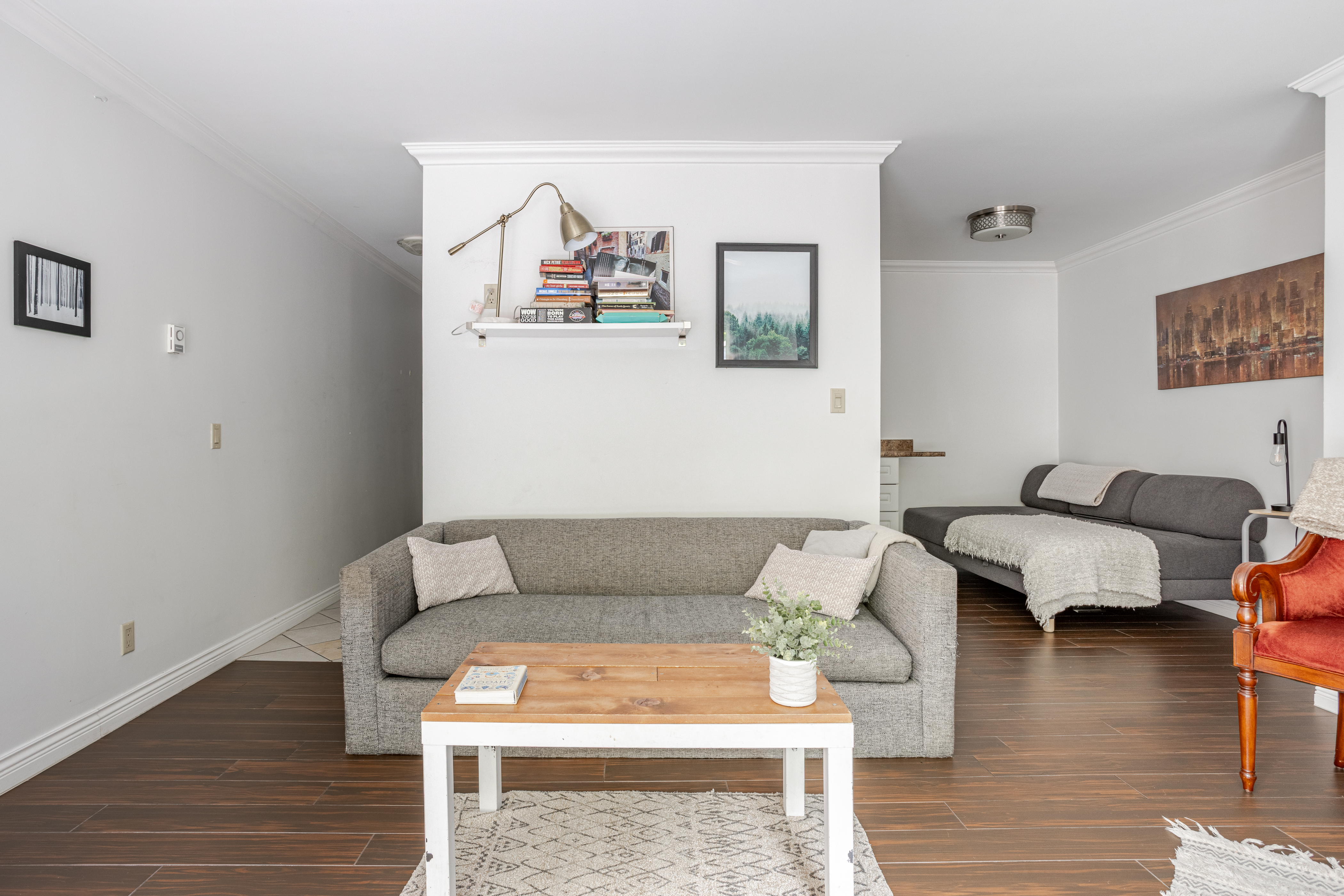 Entire Vancouver Apt – Huge Patio & Free Parking