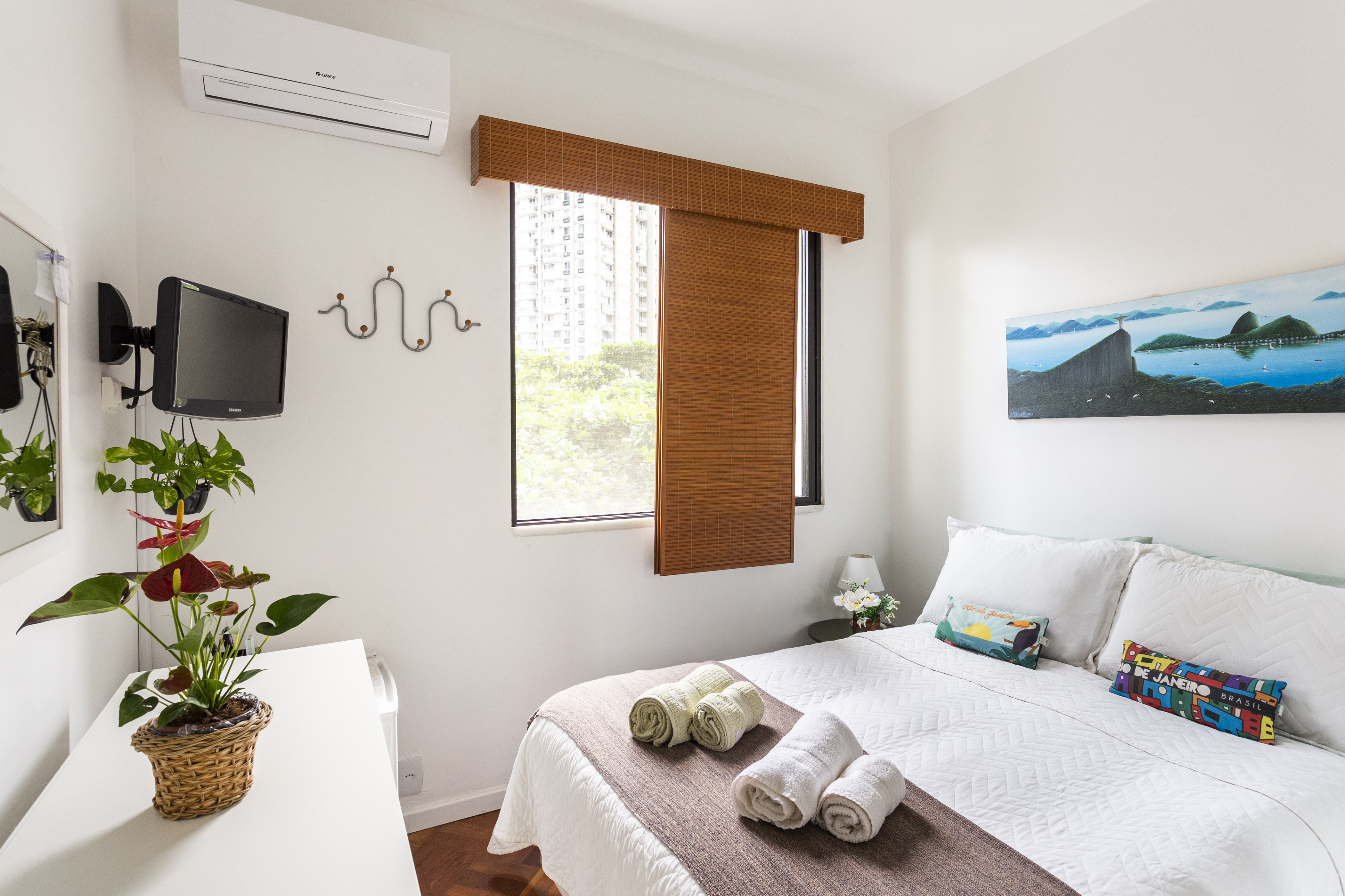 Leblon suite BirdsNest near the beach and Lagoon
