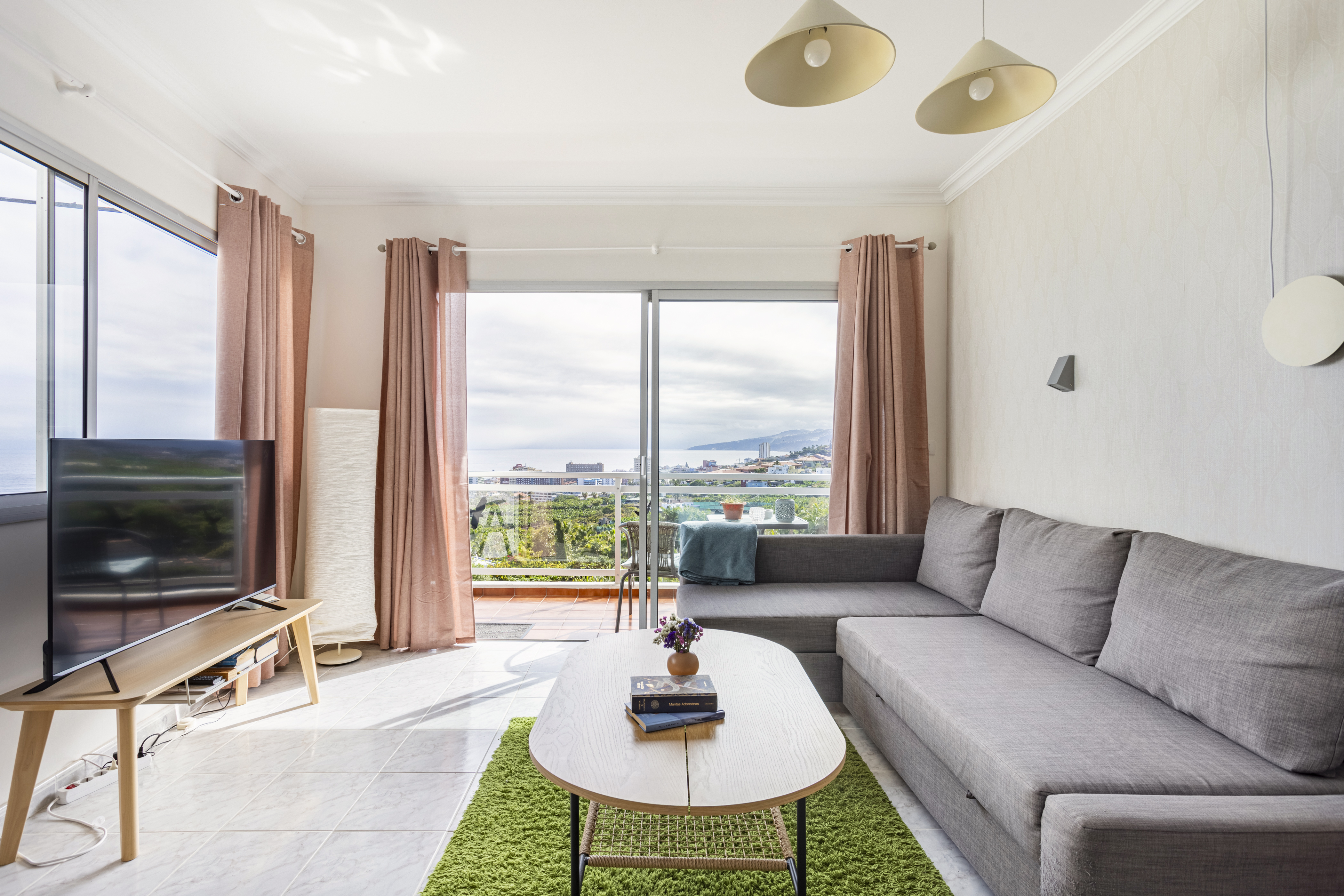 Beautiful apartment with ocean and Puerto views