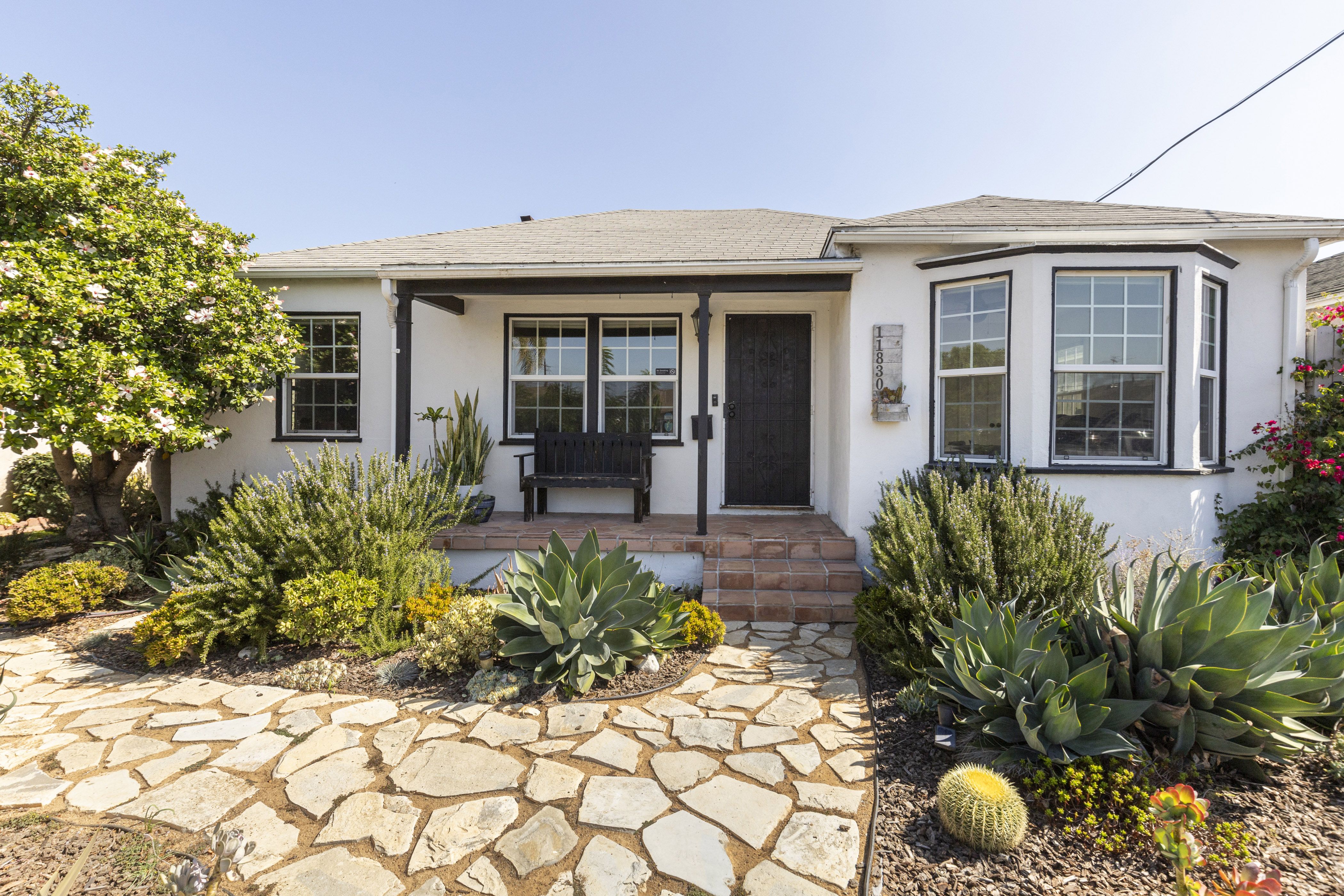 Spacious 3BR for families • Yard + parking