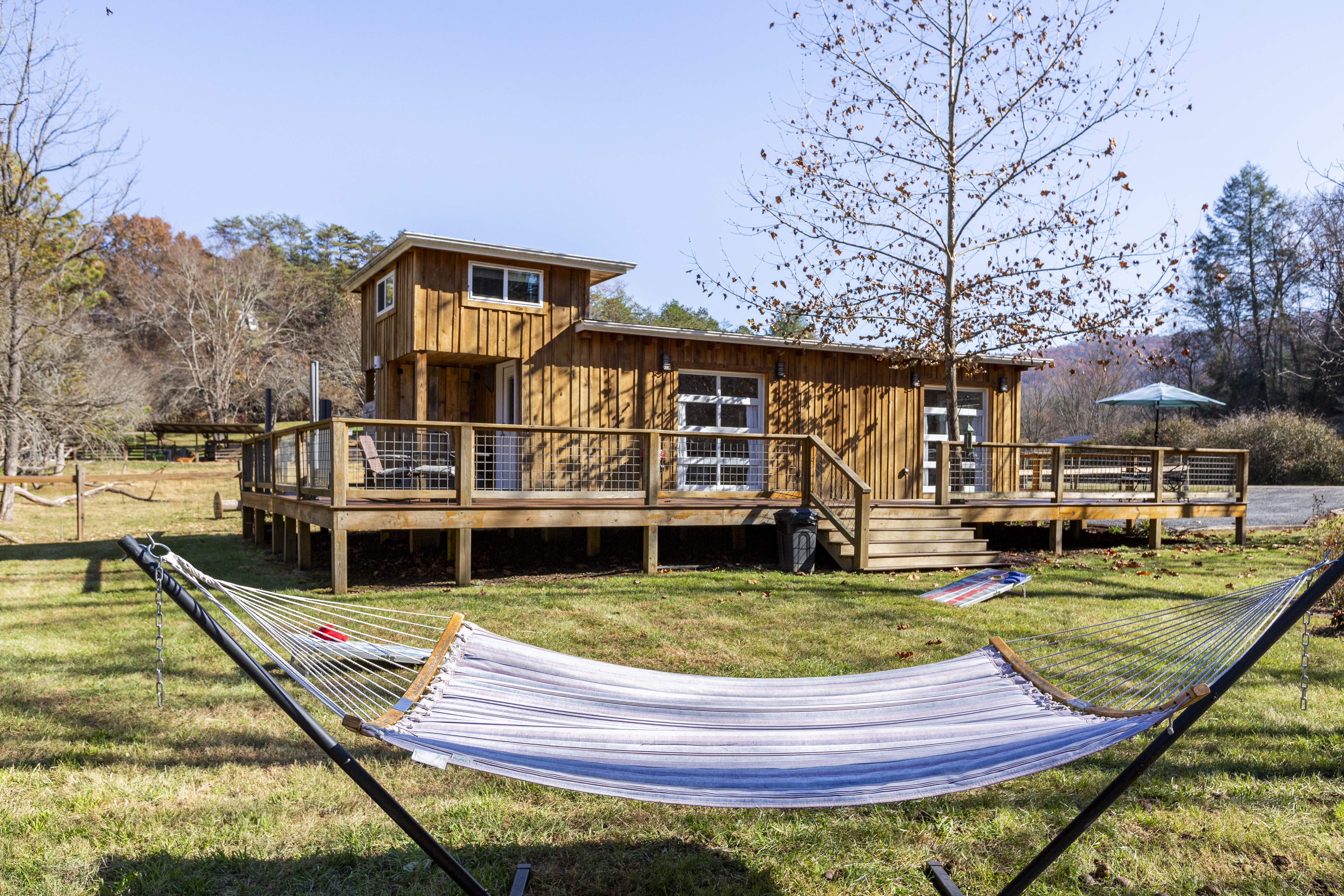 Big Tiny Home w/ Alpaca, Asheville minutes away - Tiny houses for