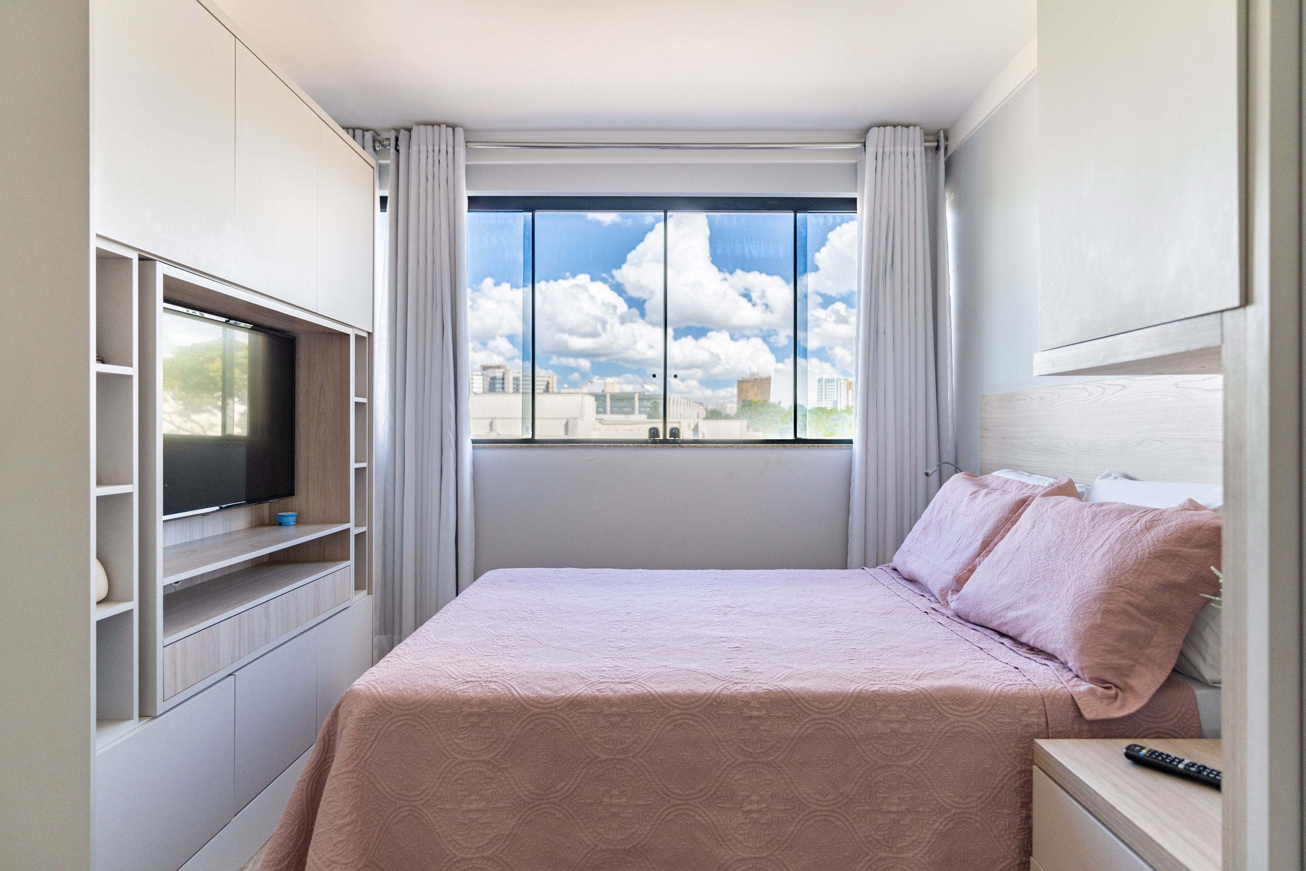 Amazing studio with great wifi and garage
