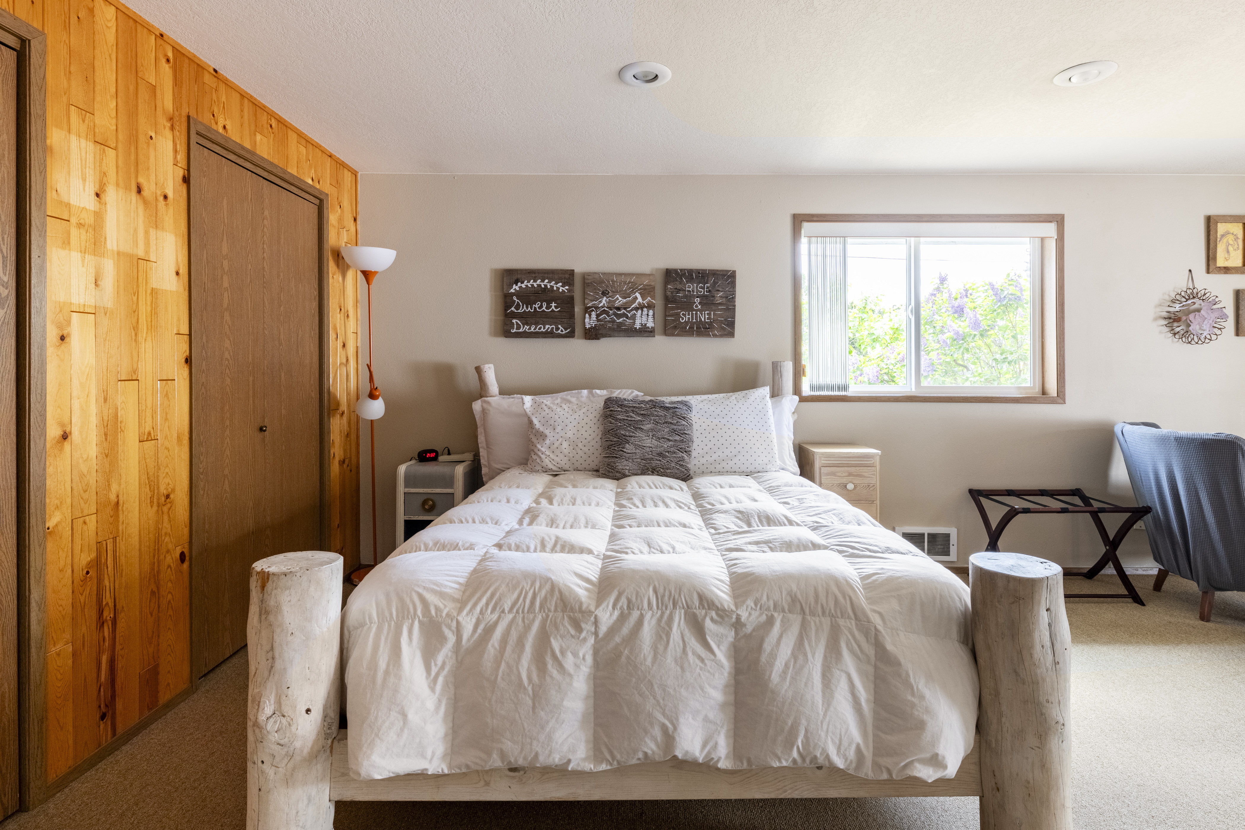 Rustic~Cozy~Large 2 Rm Private Studio~Free Parking