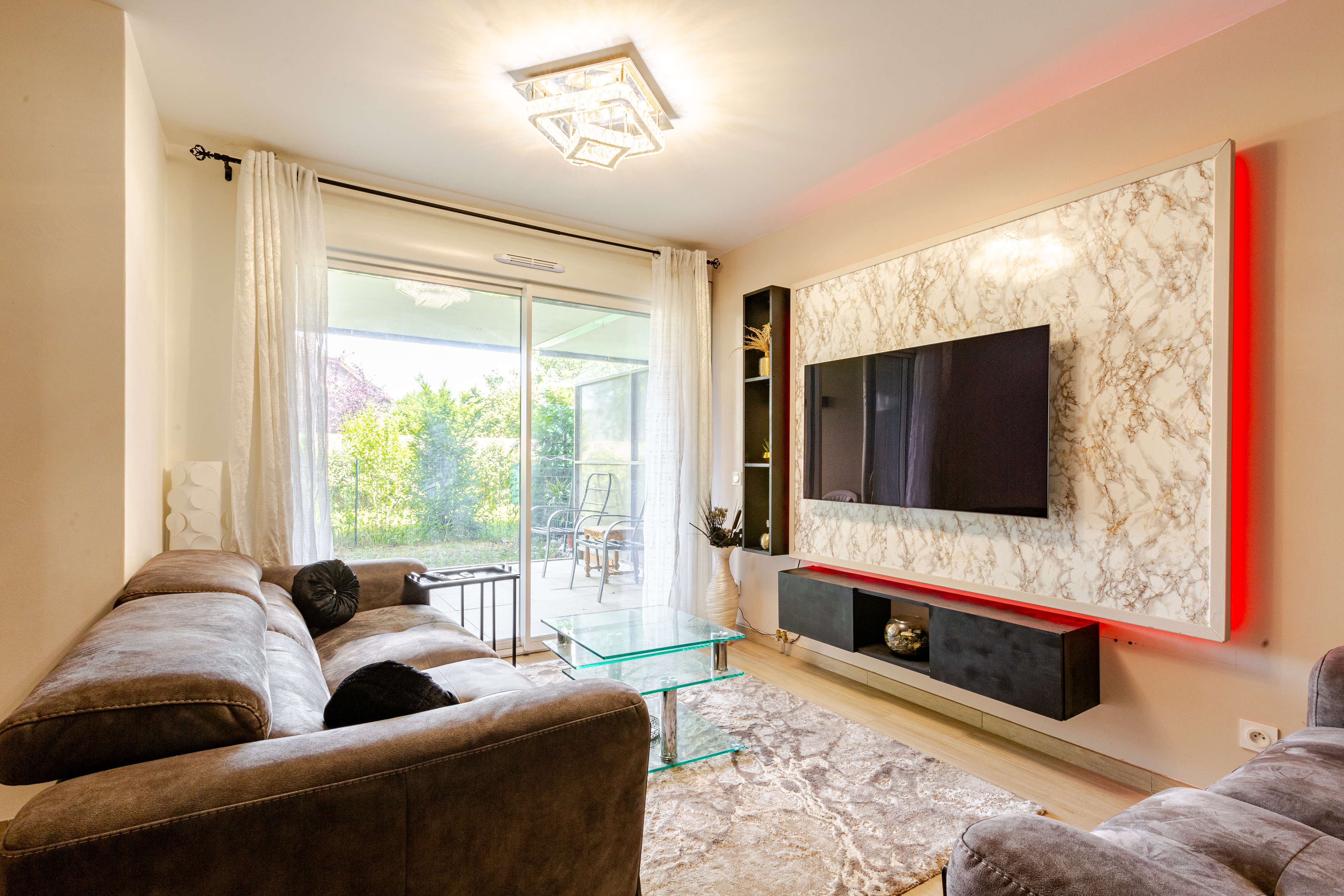 Beautiful 75 m2 T3 with parking in Annemasse