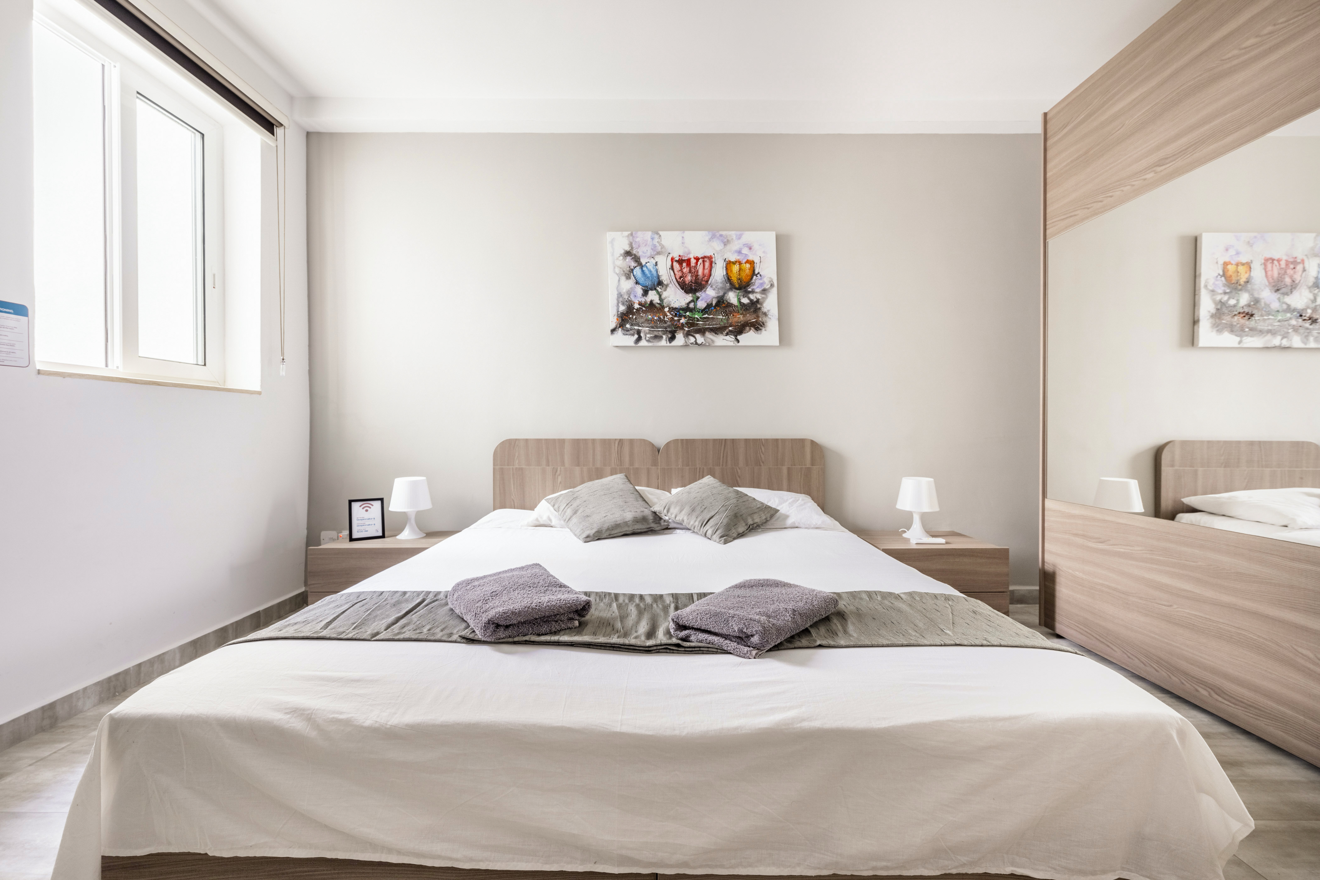 F8.1 Double room with private bathroom
