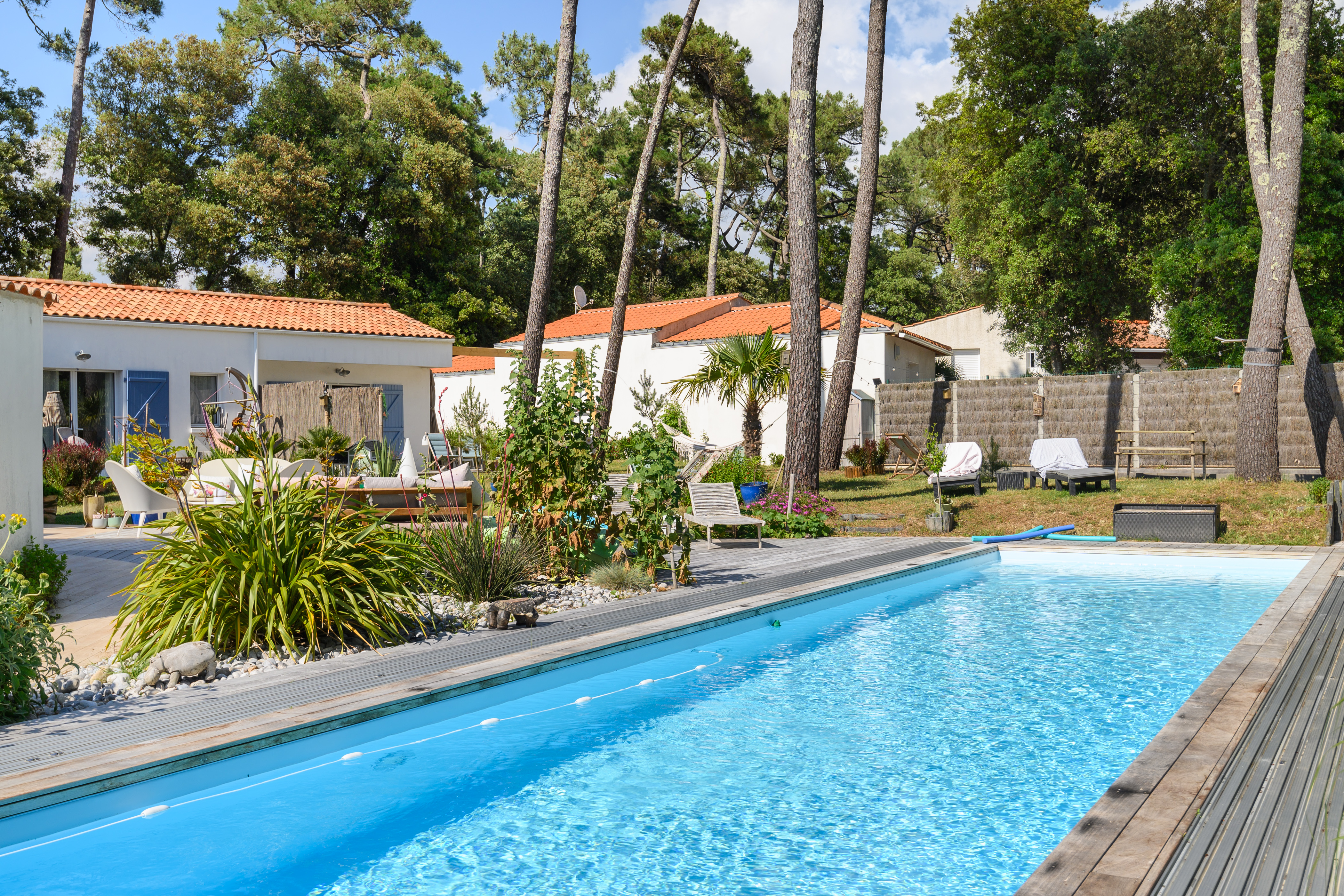 Charming House with Pool in Bucolic Frame