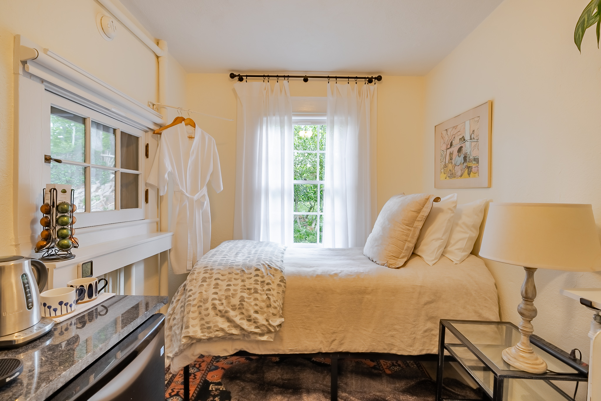 Private Cozy Twin in Historic Home on edge of UVA