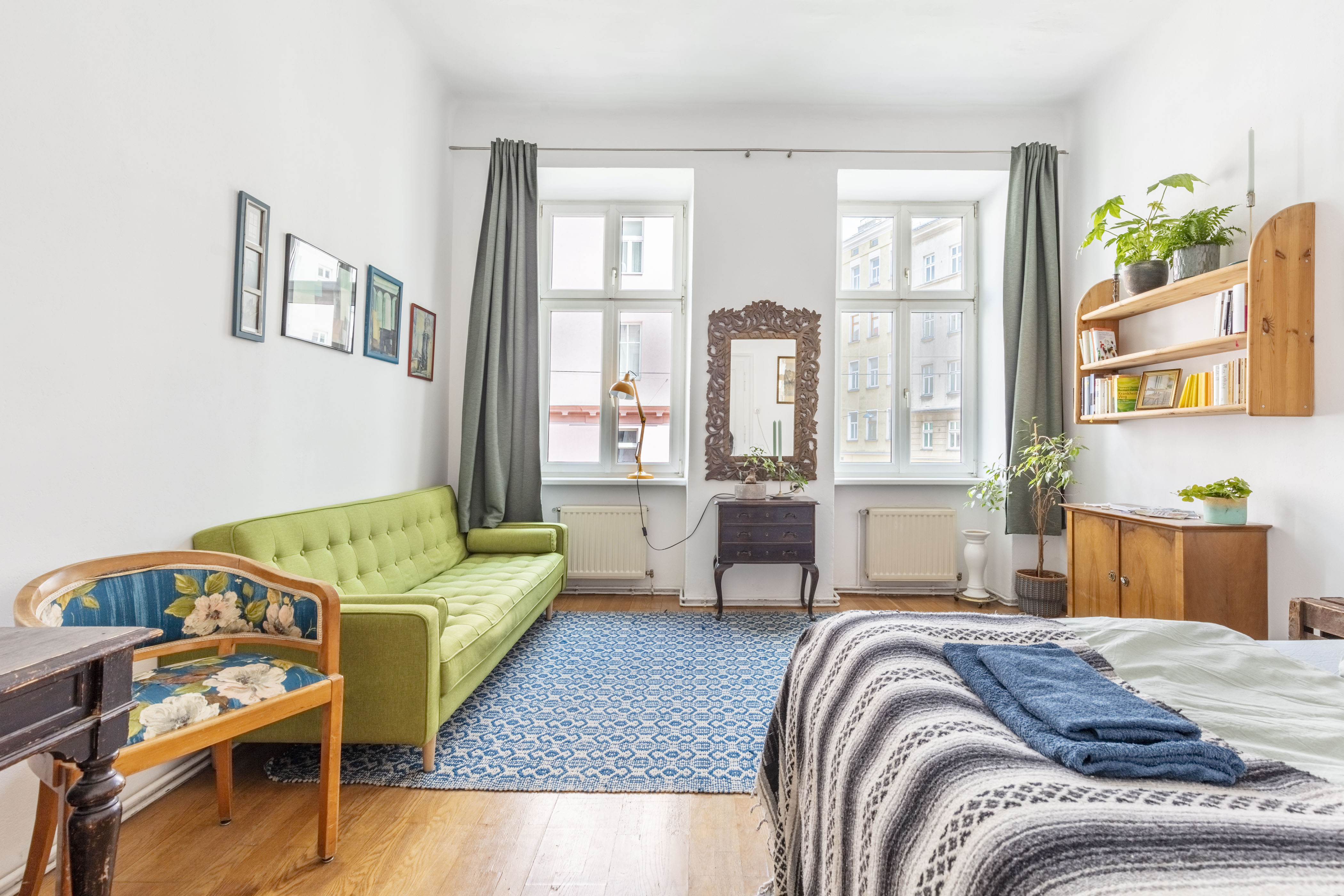 bright room in artsy flat close to city center