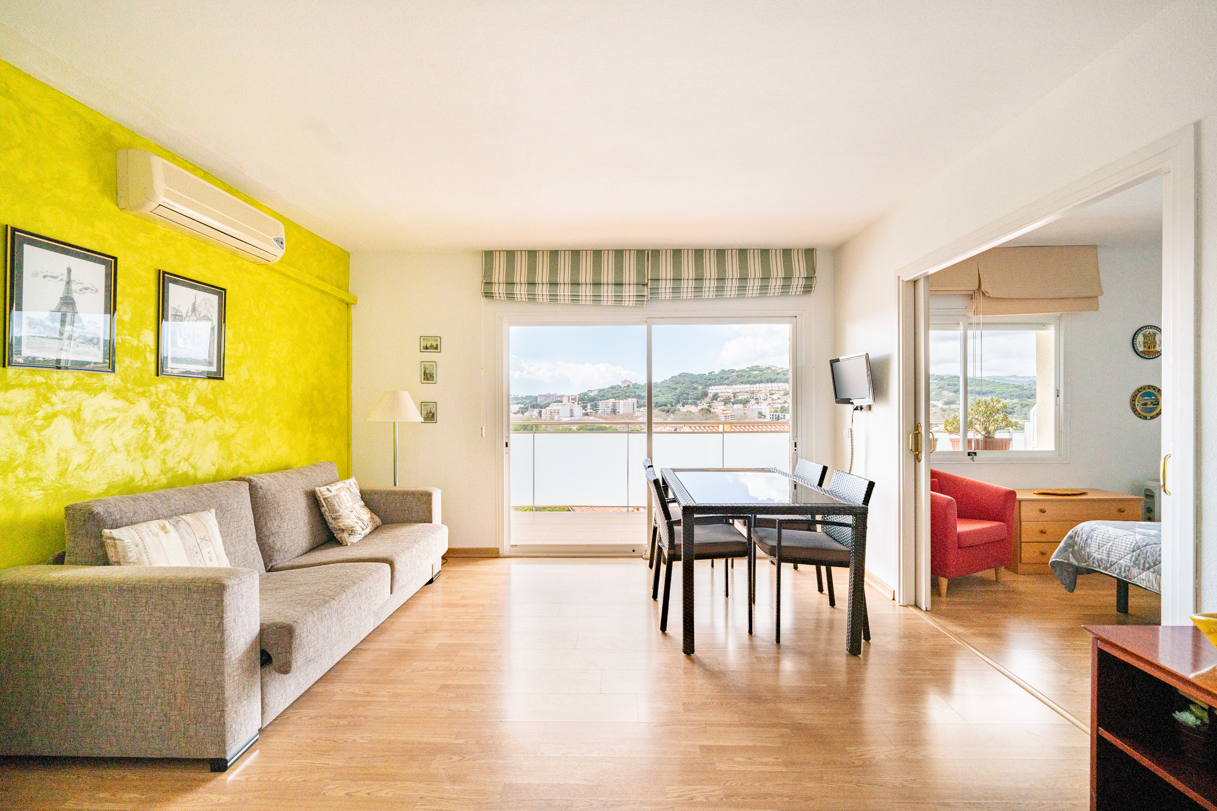 Cozy apartment with big terrace in S'Agaró in Castell-Platja d'Aro, Girona