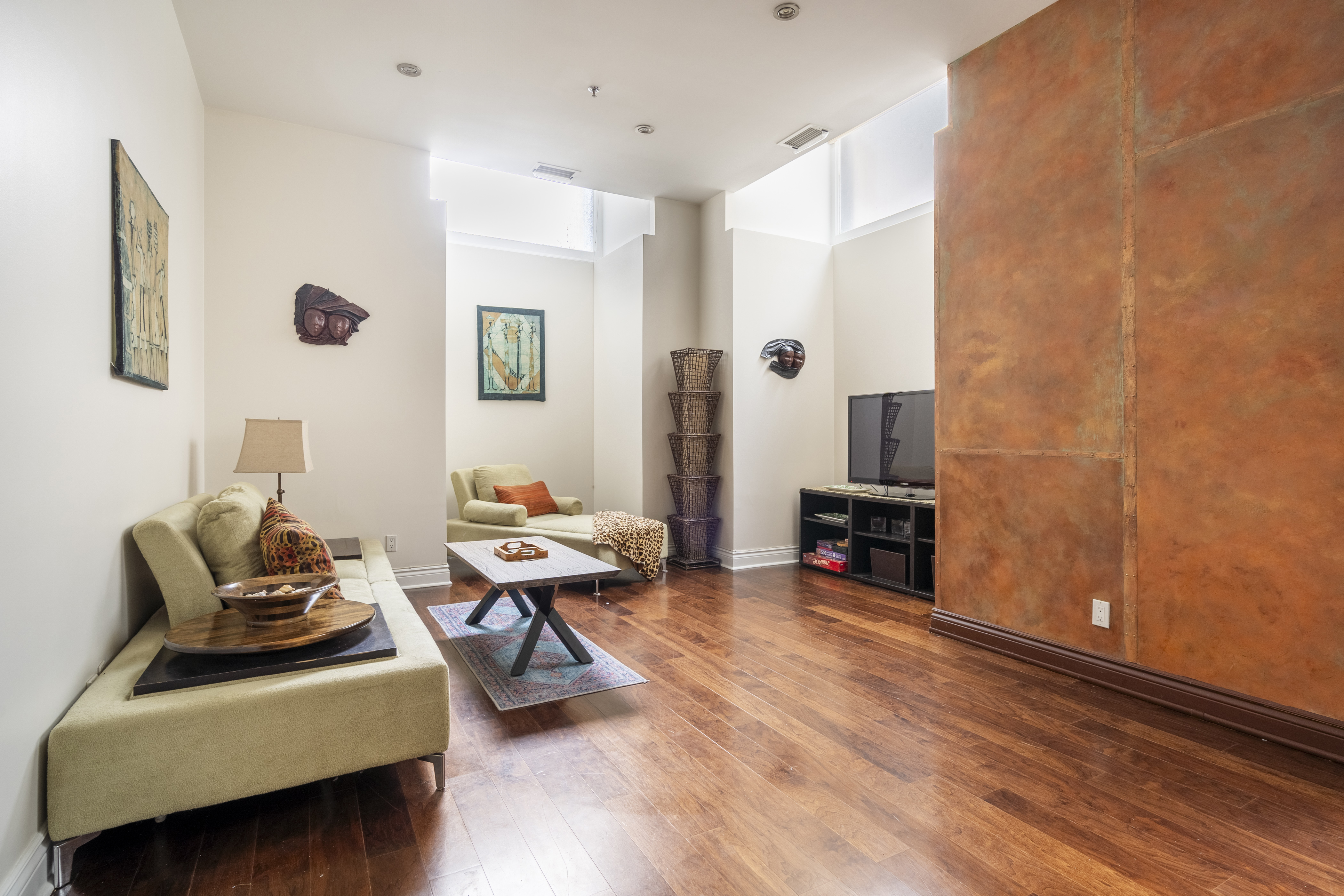 Spacious 1BD in downtown city core