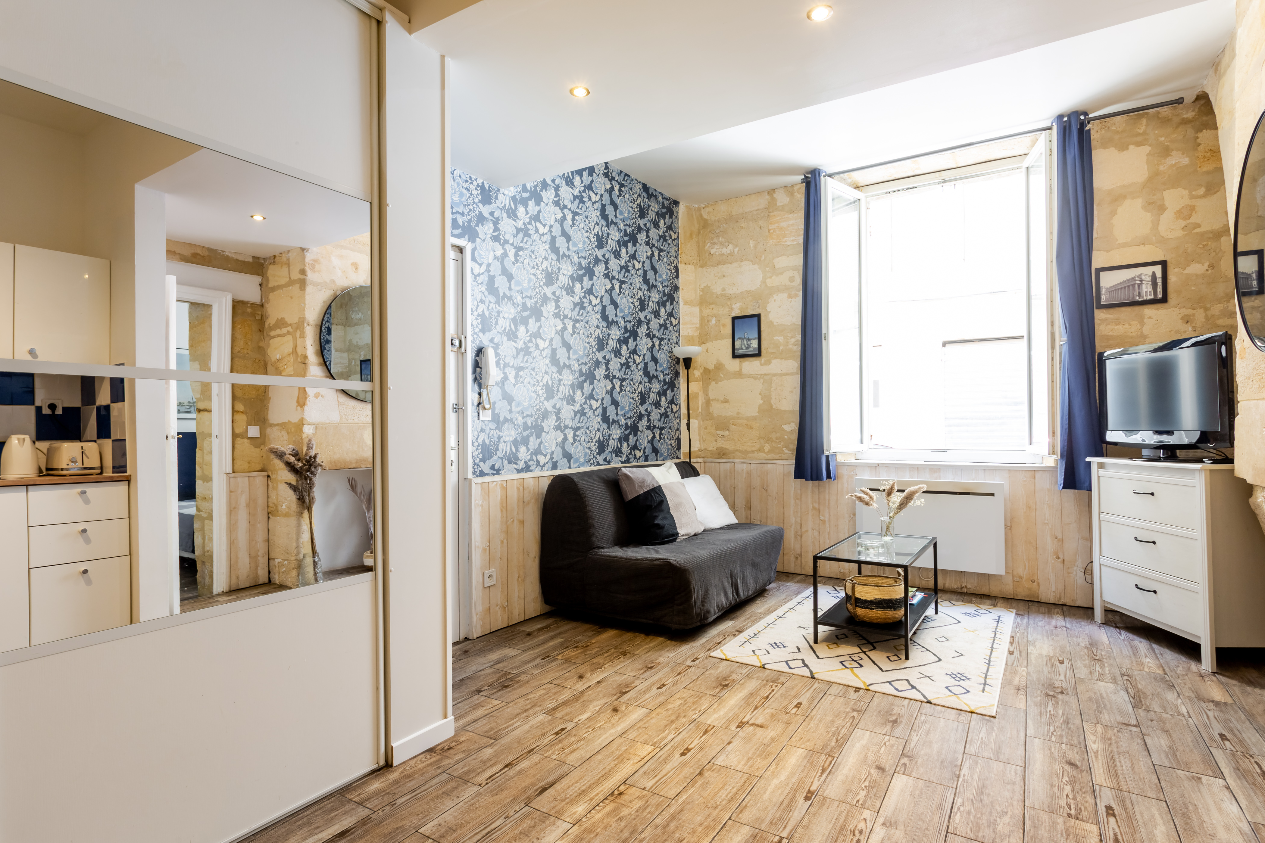 Lurbe Bleue– Peaceful & Charming Heart of Bordeaux in Centre ville (Bordeaux), Bordeaux