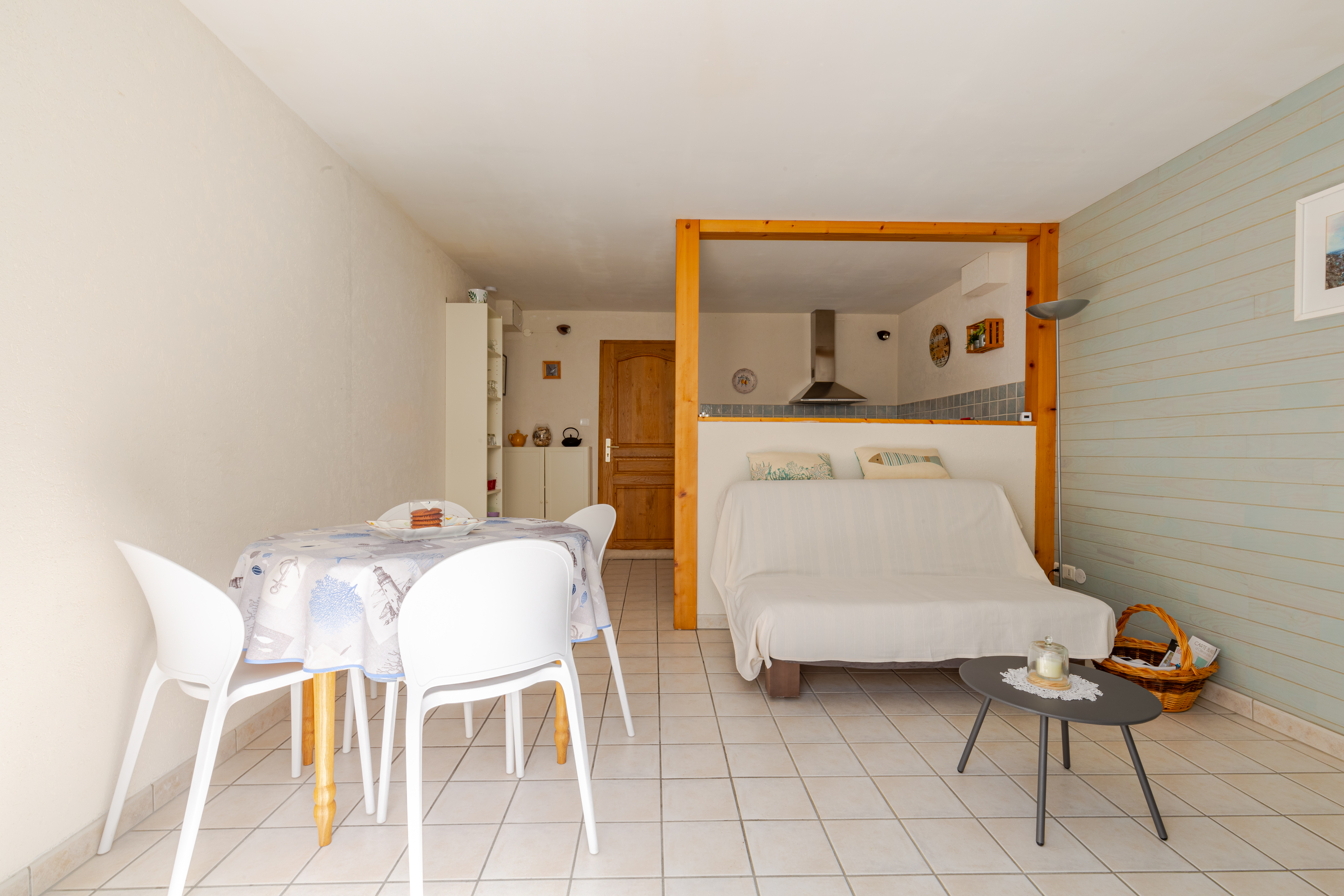 Valtinita, Charming place,
close to the sea