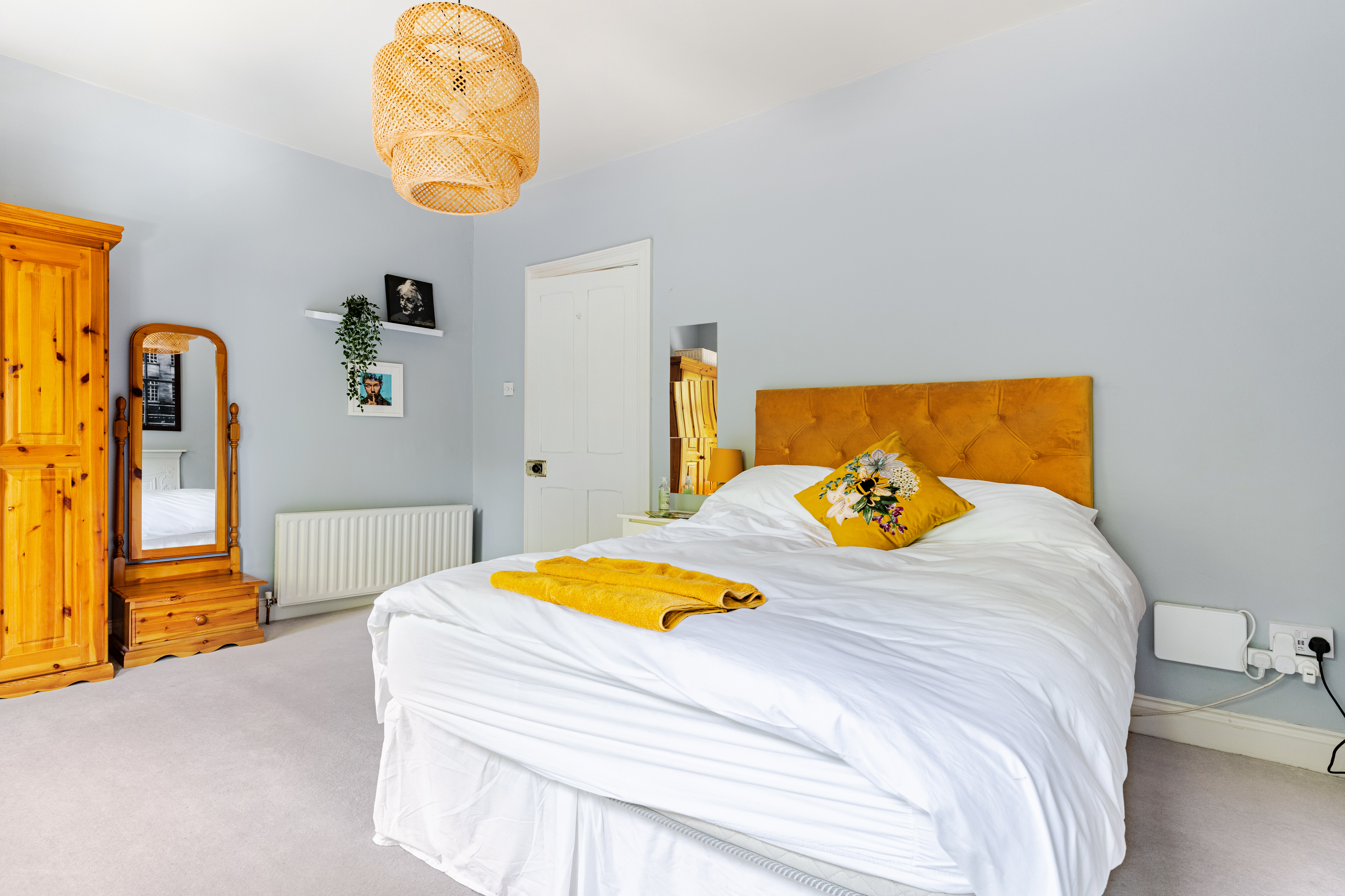 Lovely period house great location walk to city.