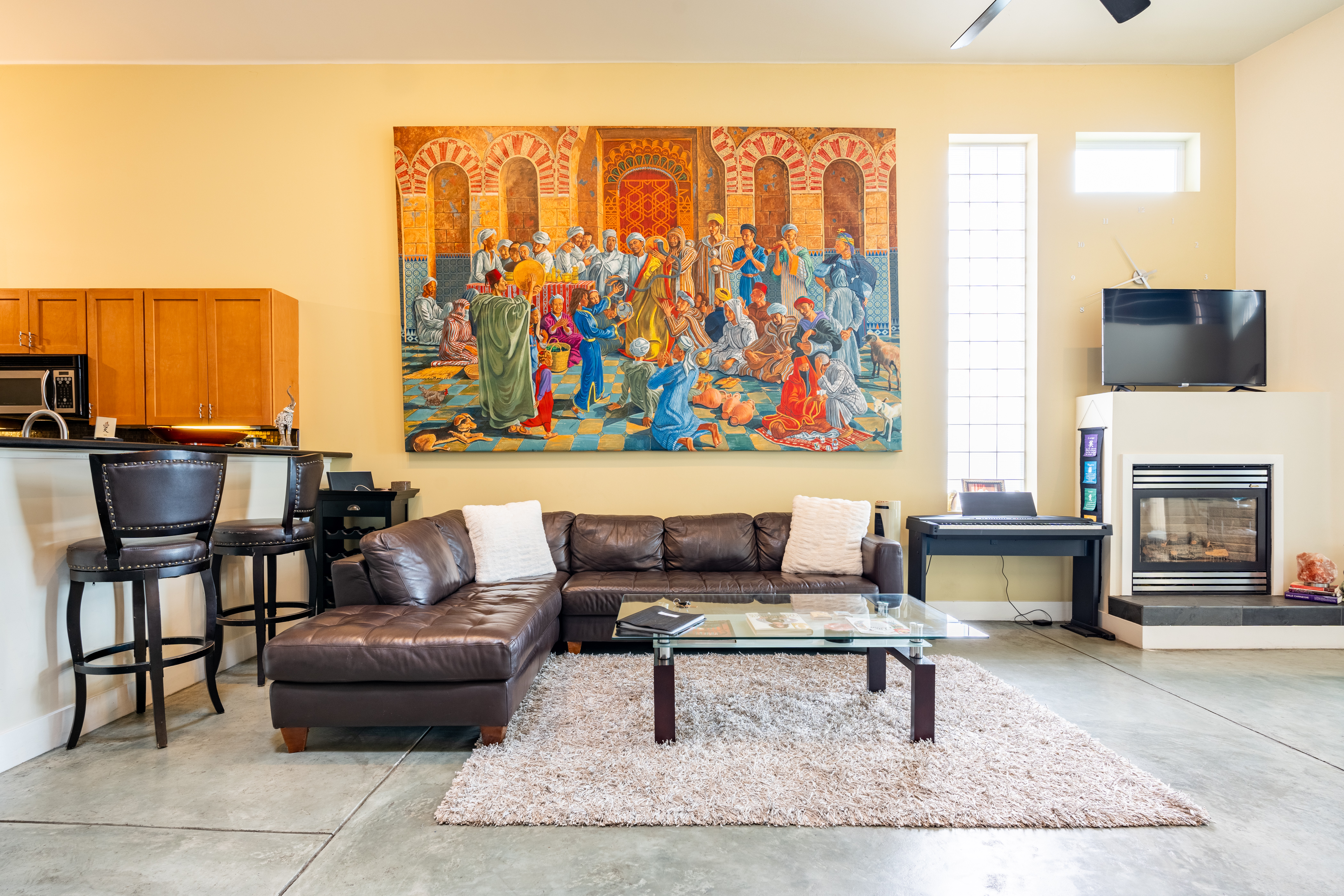 Modern 2B/2B Condo near SF | Free Secured Parking in Old City-Produce And Waterfront, Oakland