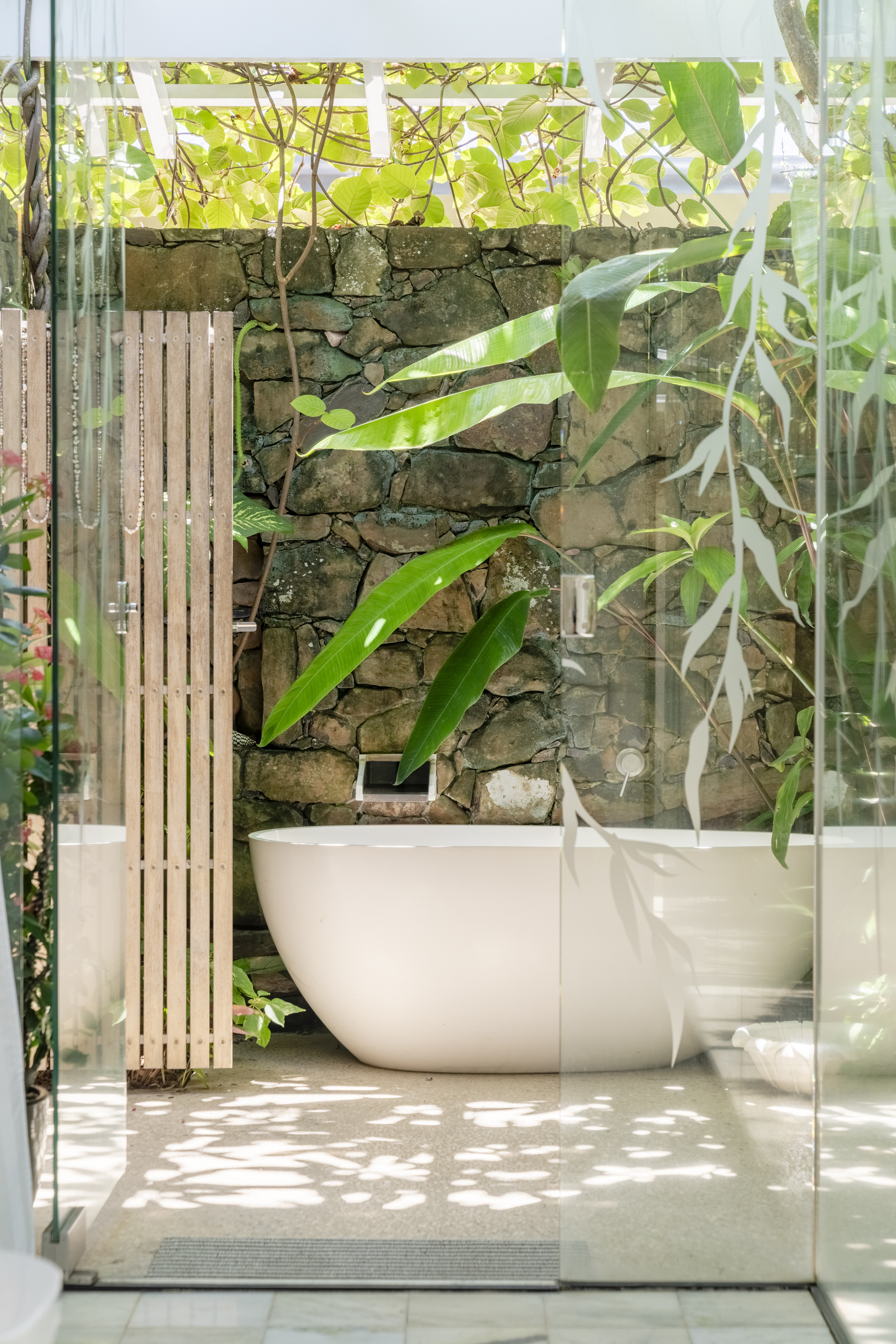 Buhwi Bira Byron Bay Central Studio Garden Bath in BYRON SHIRE COUNCIL, Northern Rivers