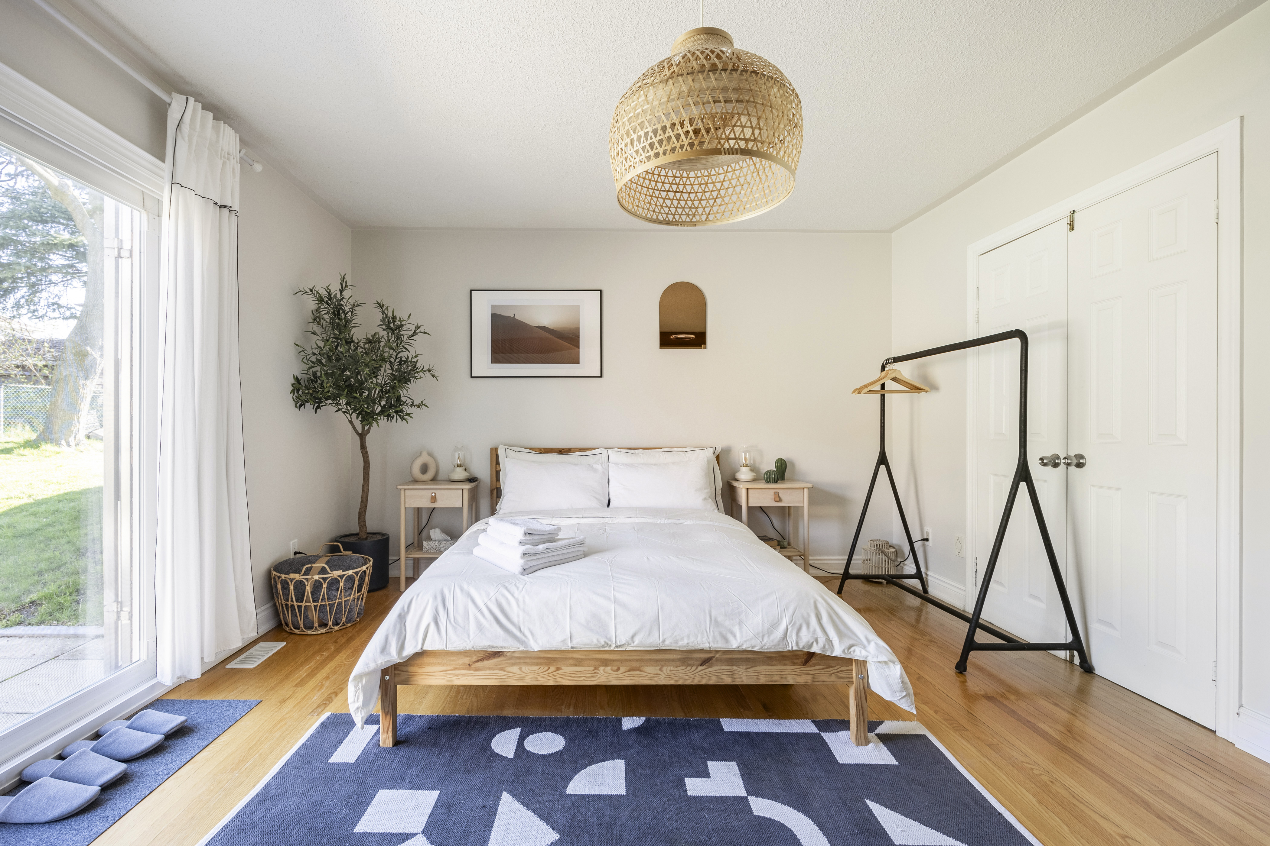 Cozy & Cheerful 1-Bedroom with Private Bath