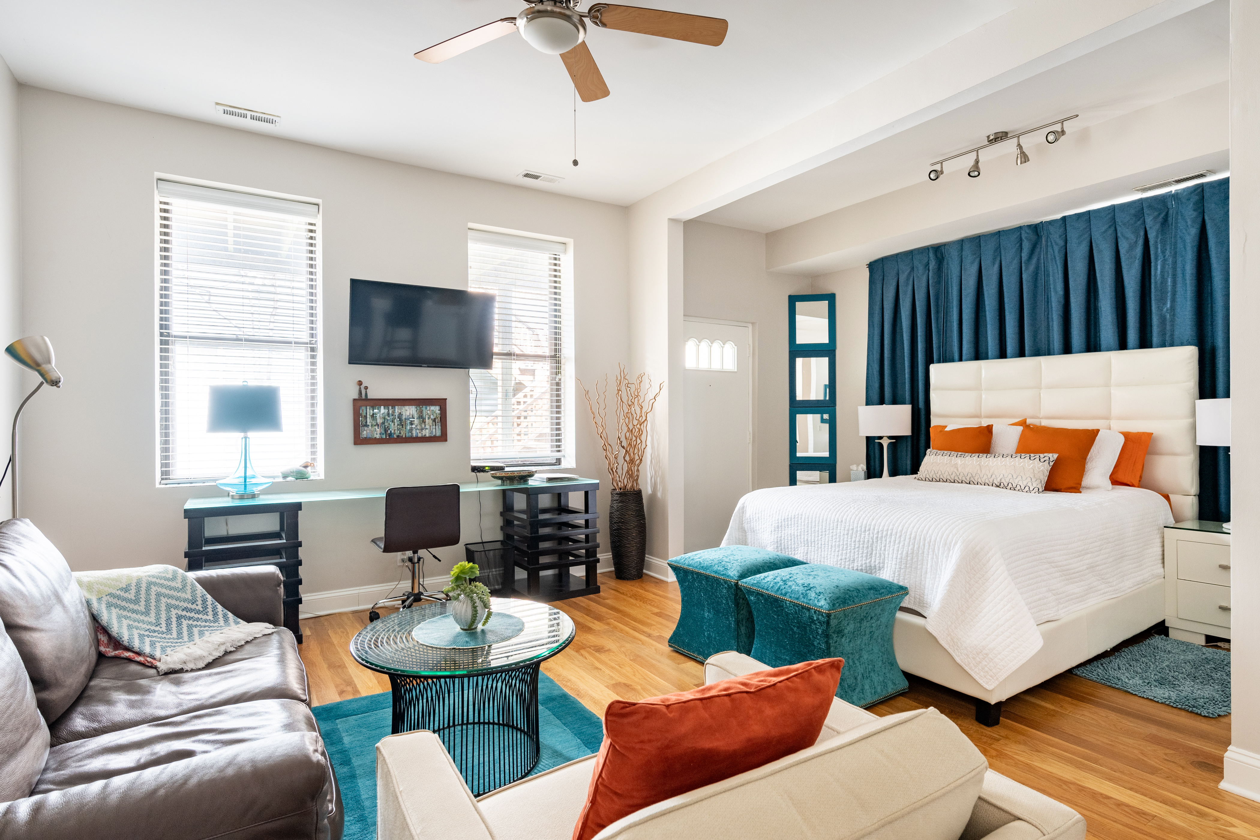 Stylish First Flr. Studio. Best Location Division+Hermitage. in West Town, Chicago