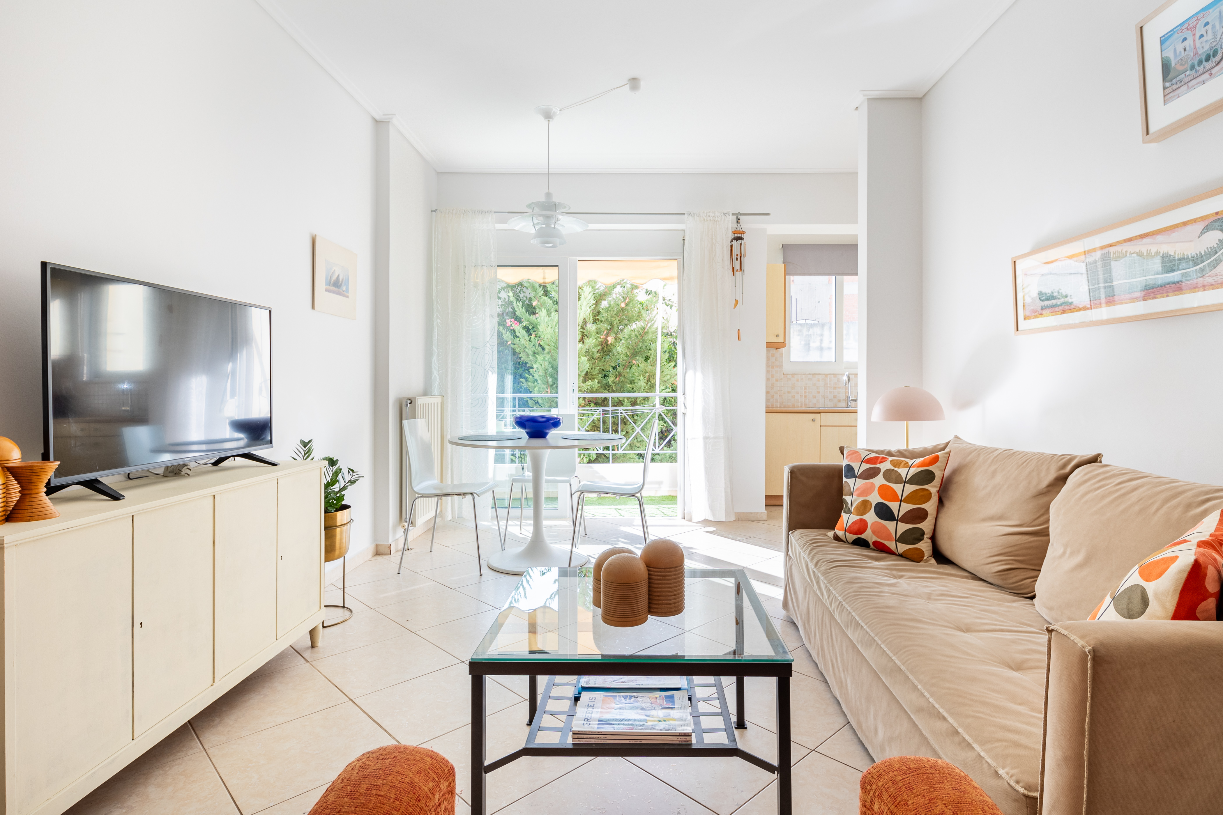 Athens Bright, Calming Retreat with a Balcony in ΚΟΛΩΝΟΣ, Athens