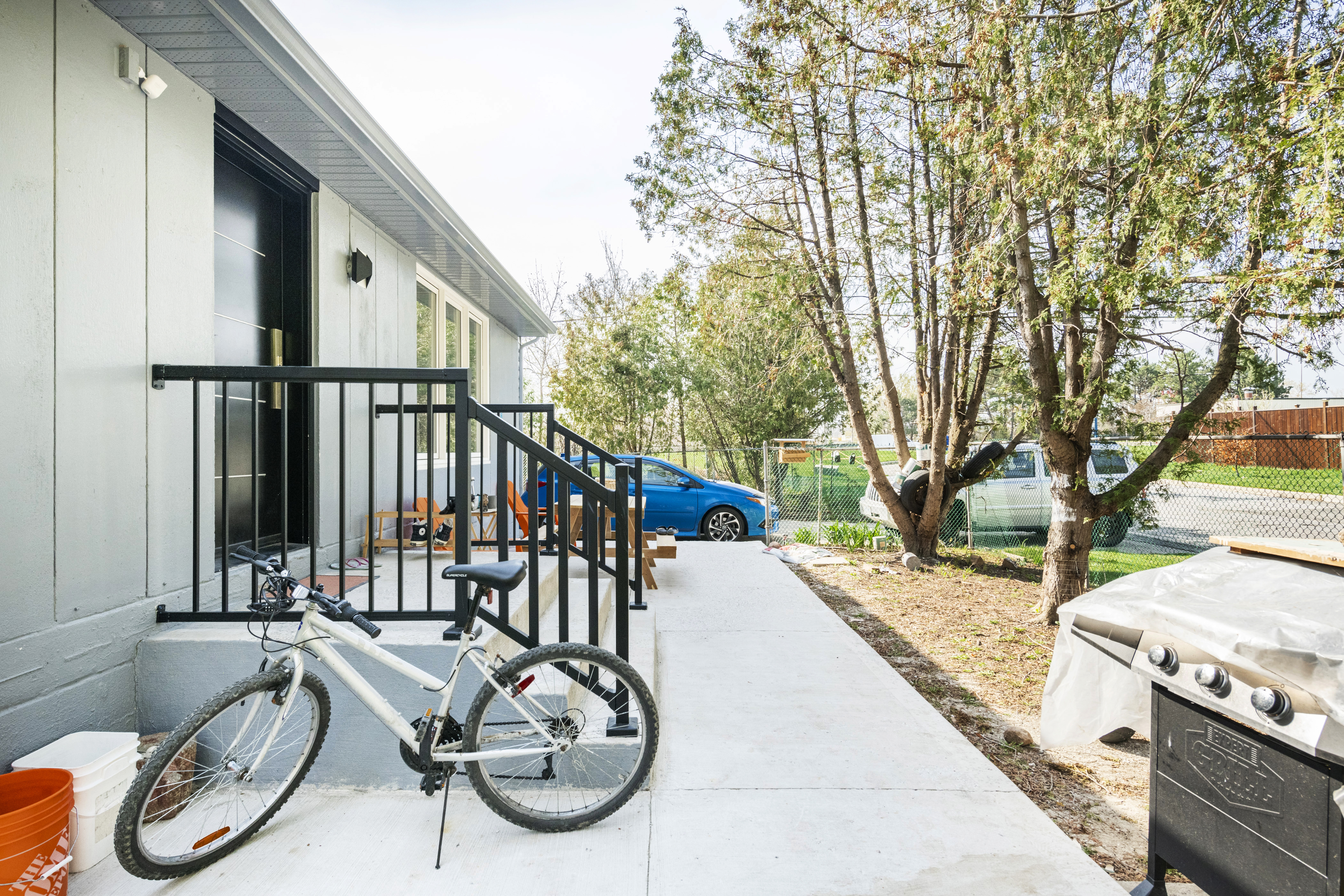 A home like room minutes away from airport