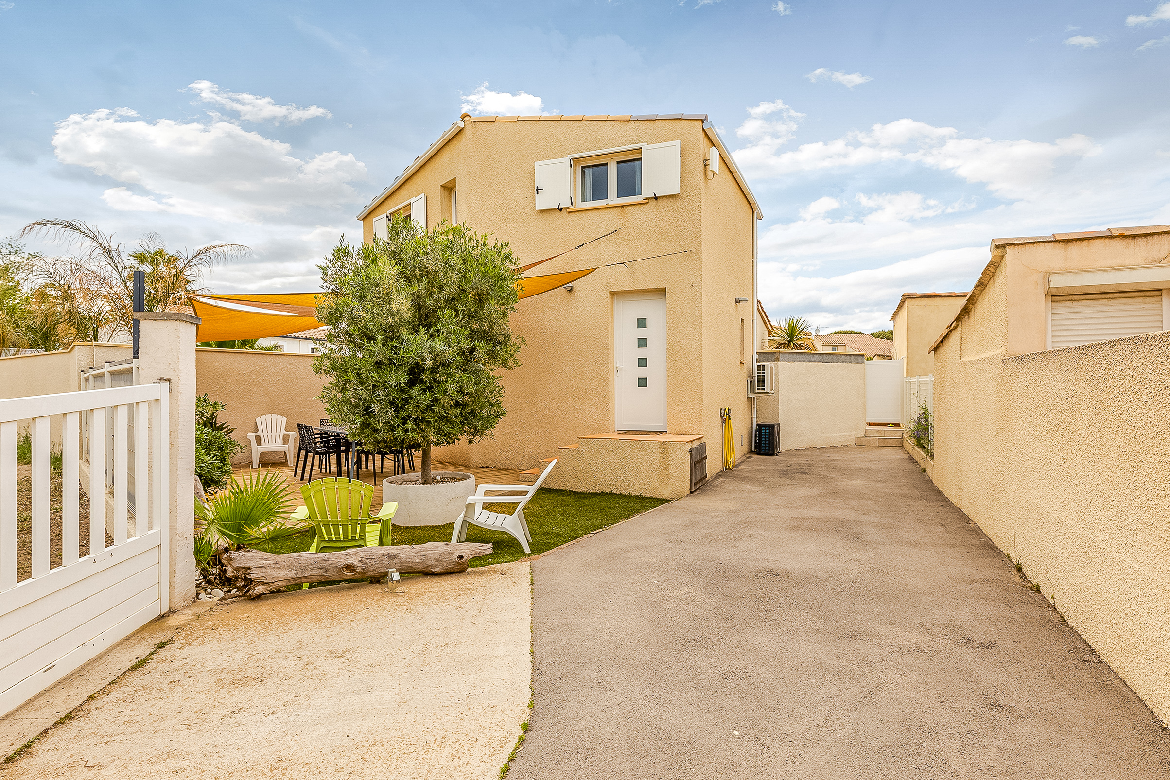 Quiet house, 500m from the beaches, 2 parking