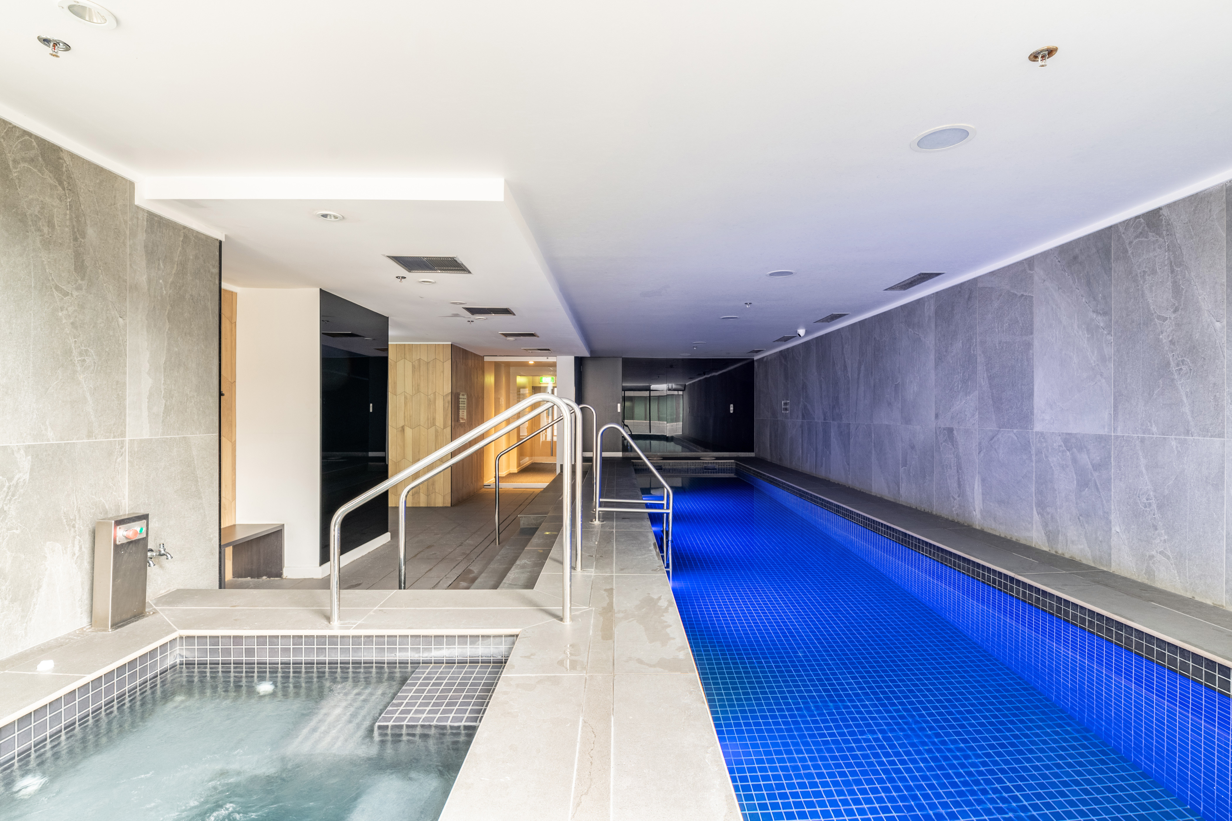 Stylish Apartment with Secure Parking Onsite