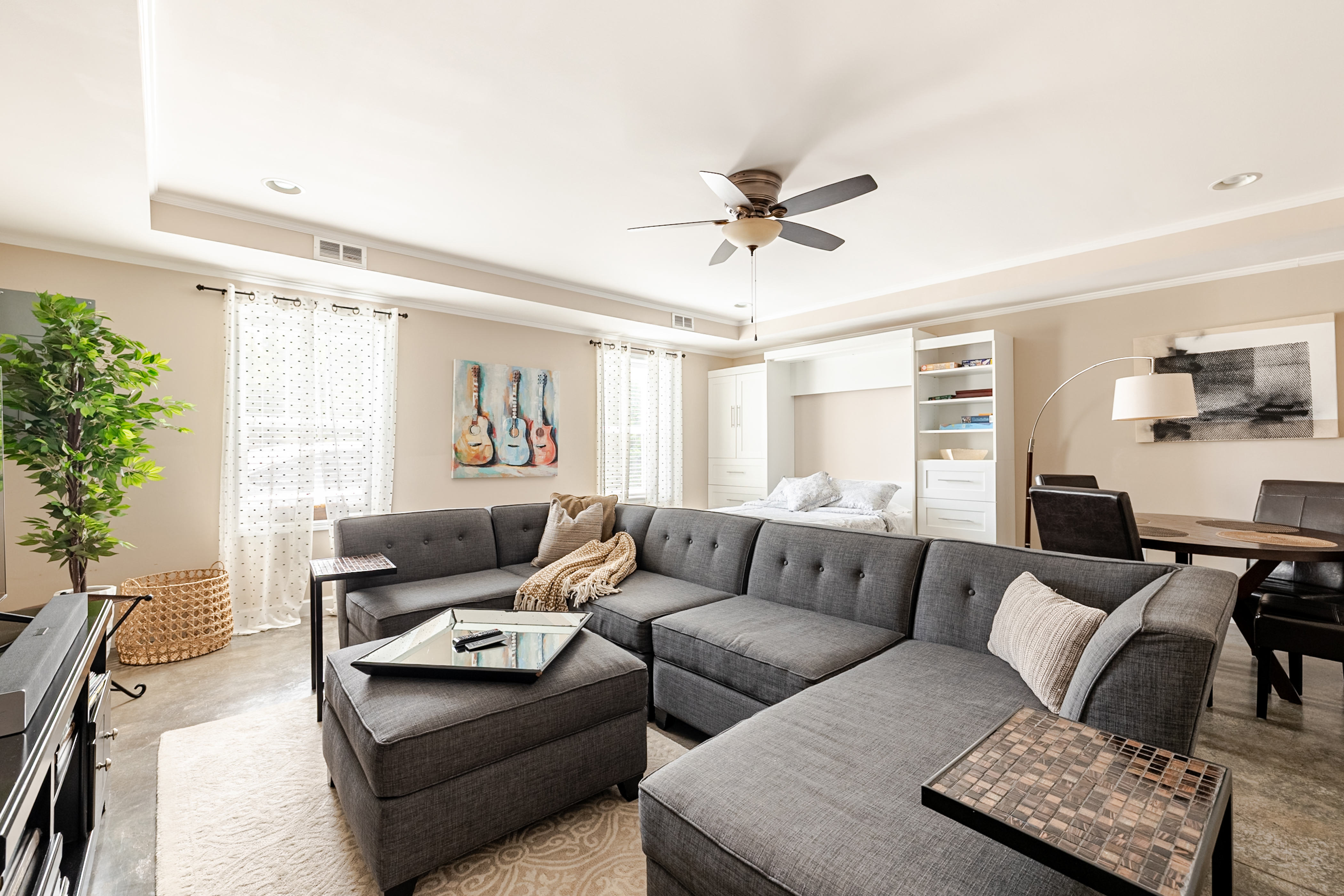 Modern comfort in 12 South. Walk to Belmont U in District 17, Nashville