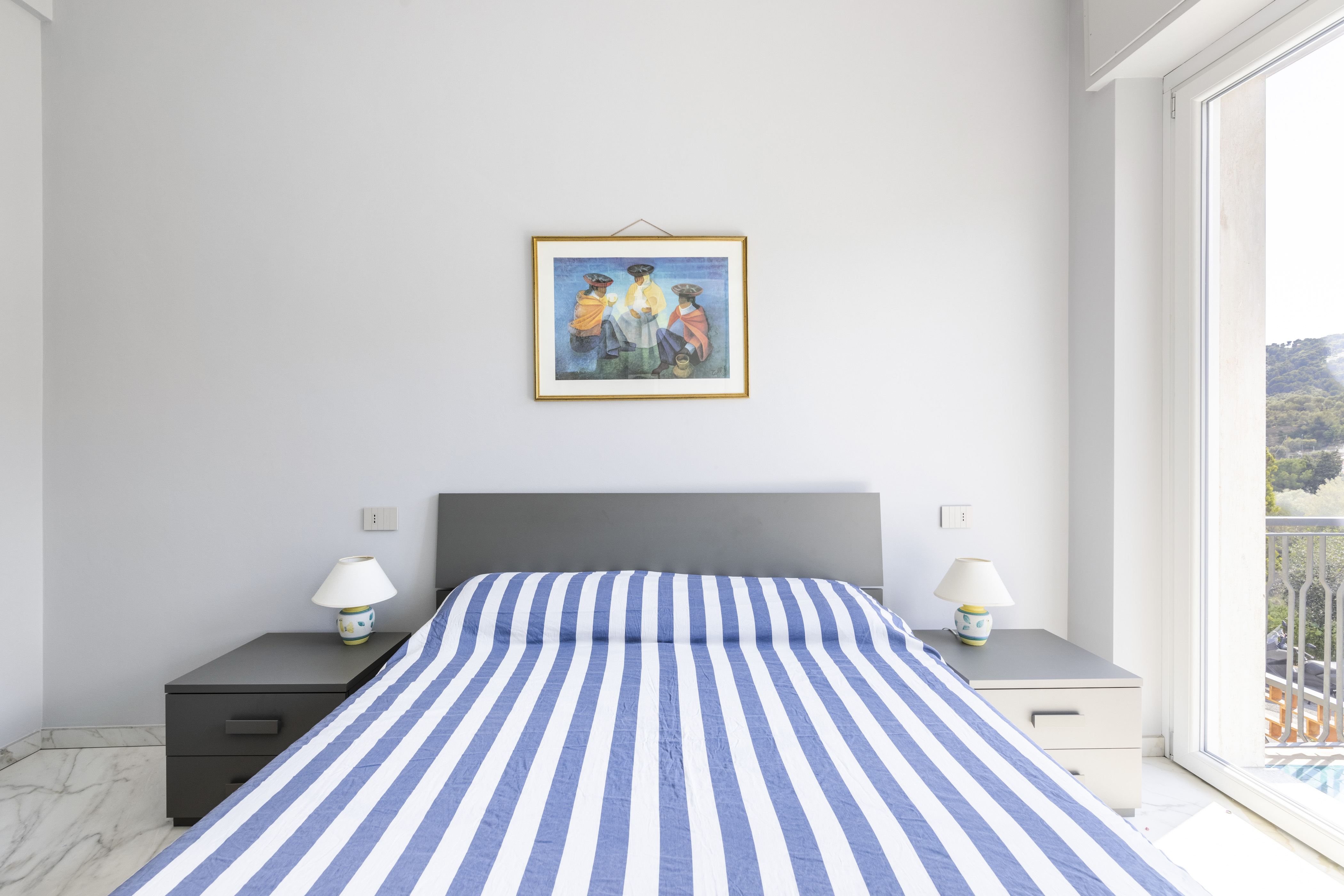 New home with sea views and garden