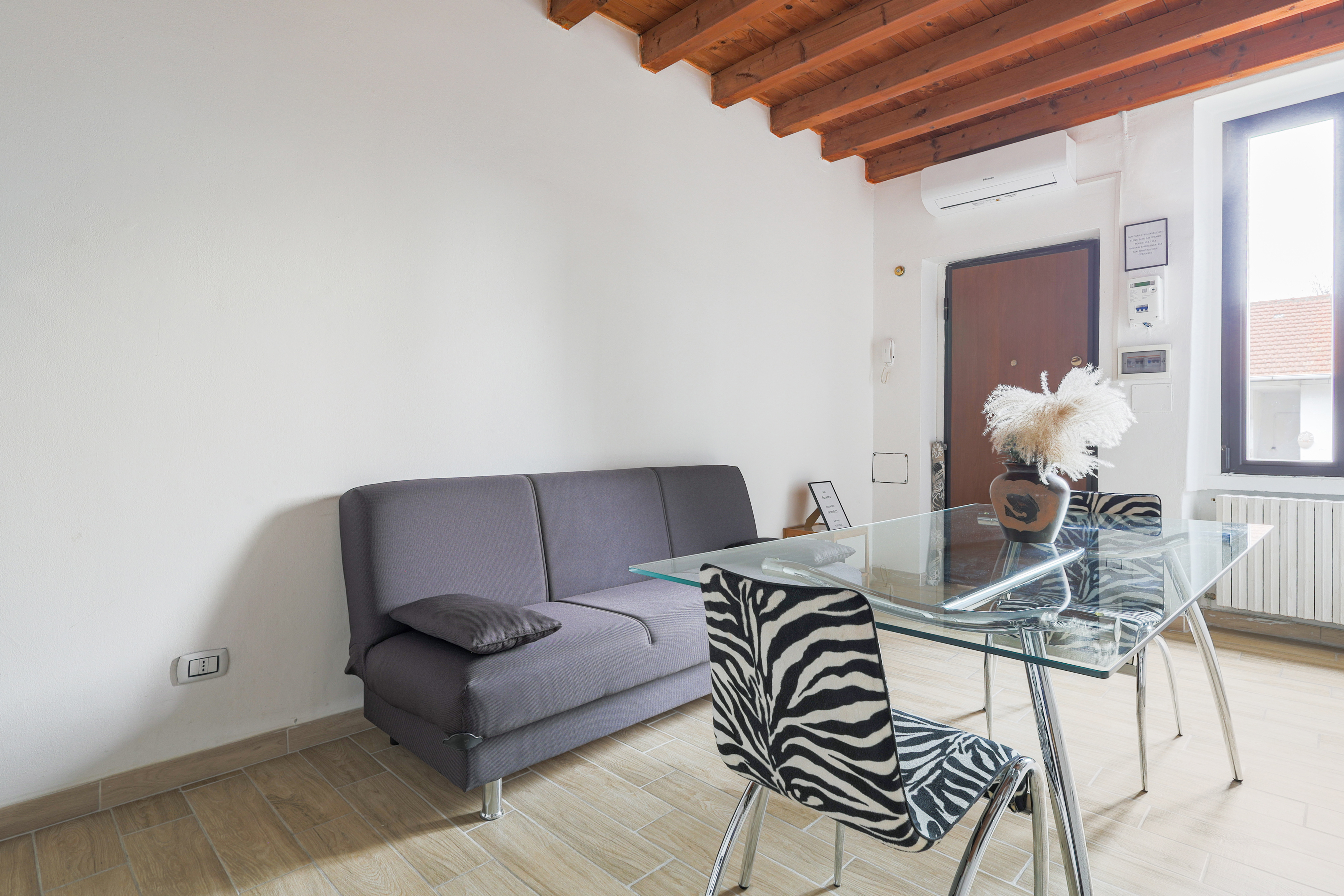 Rho Apartment downtown in typical courtyard