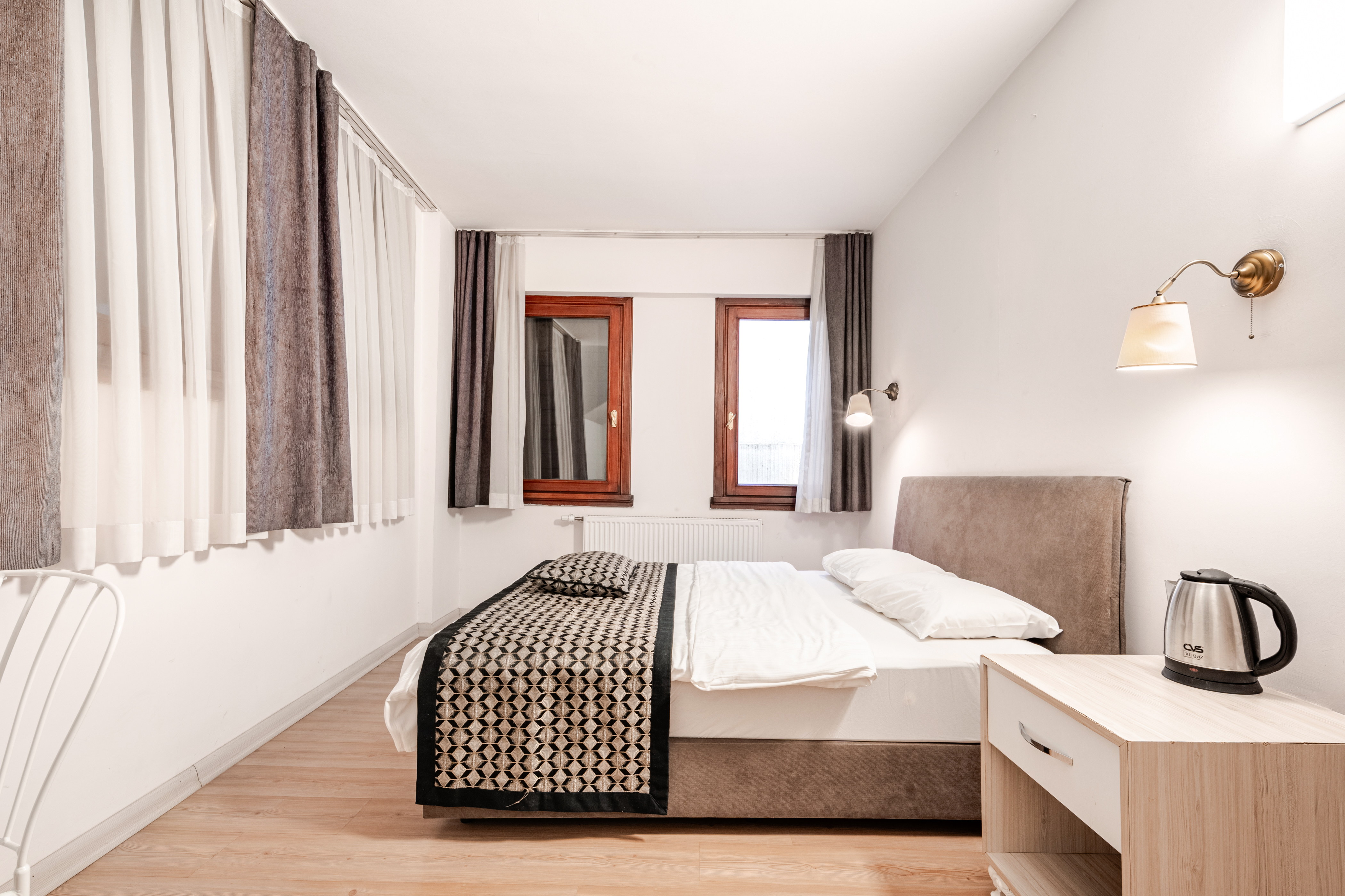 Ground Floor Spacious Suite* 1000MBPS* 32" TV