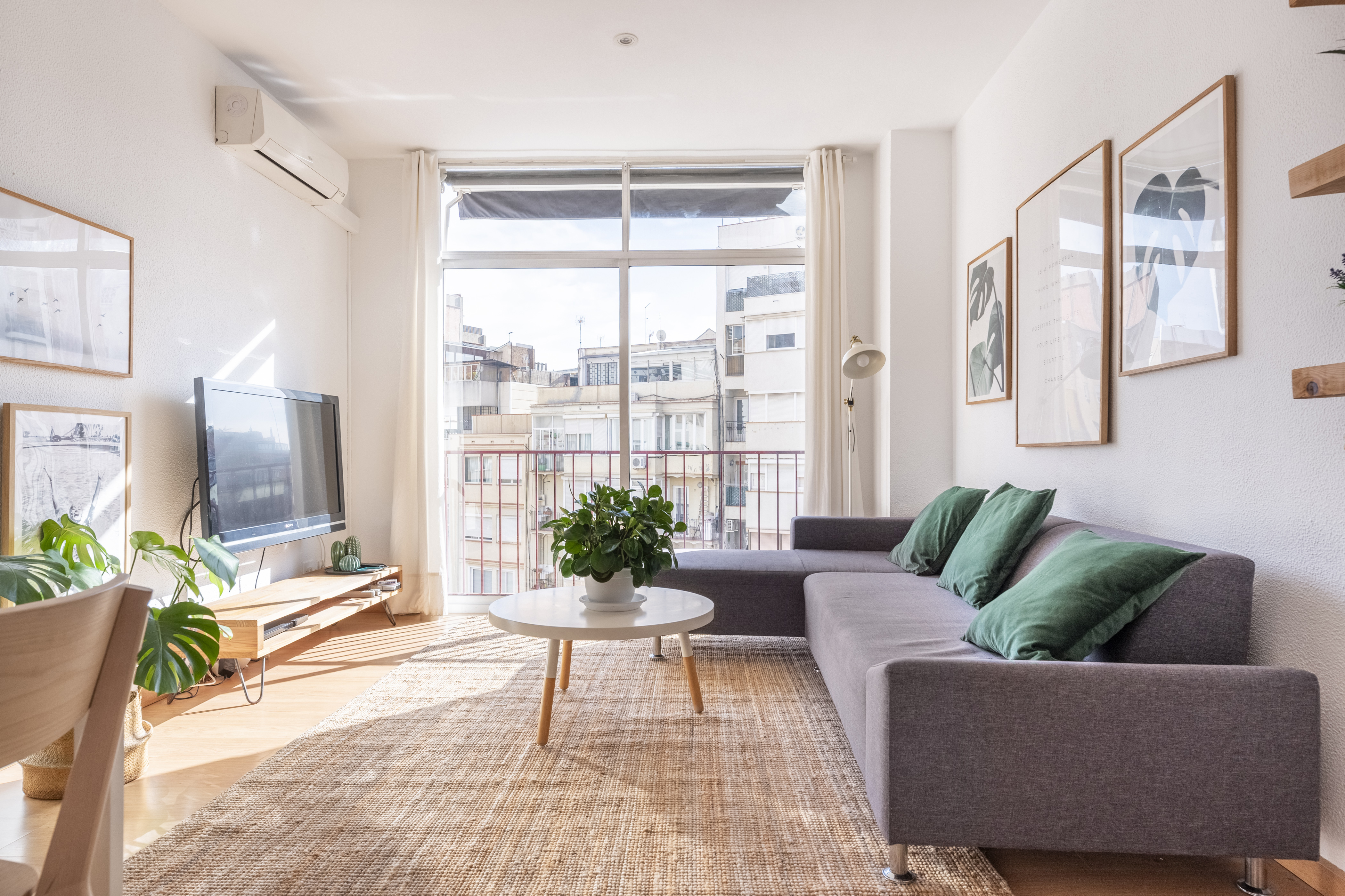 Cozy and quiet apartment near the Sagrada Familia