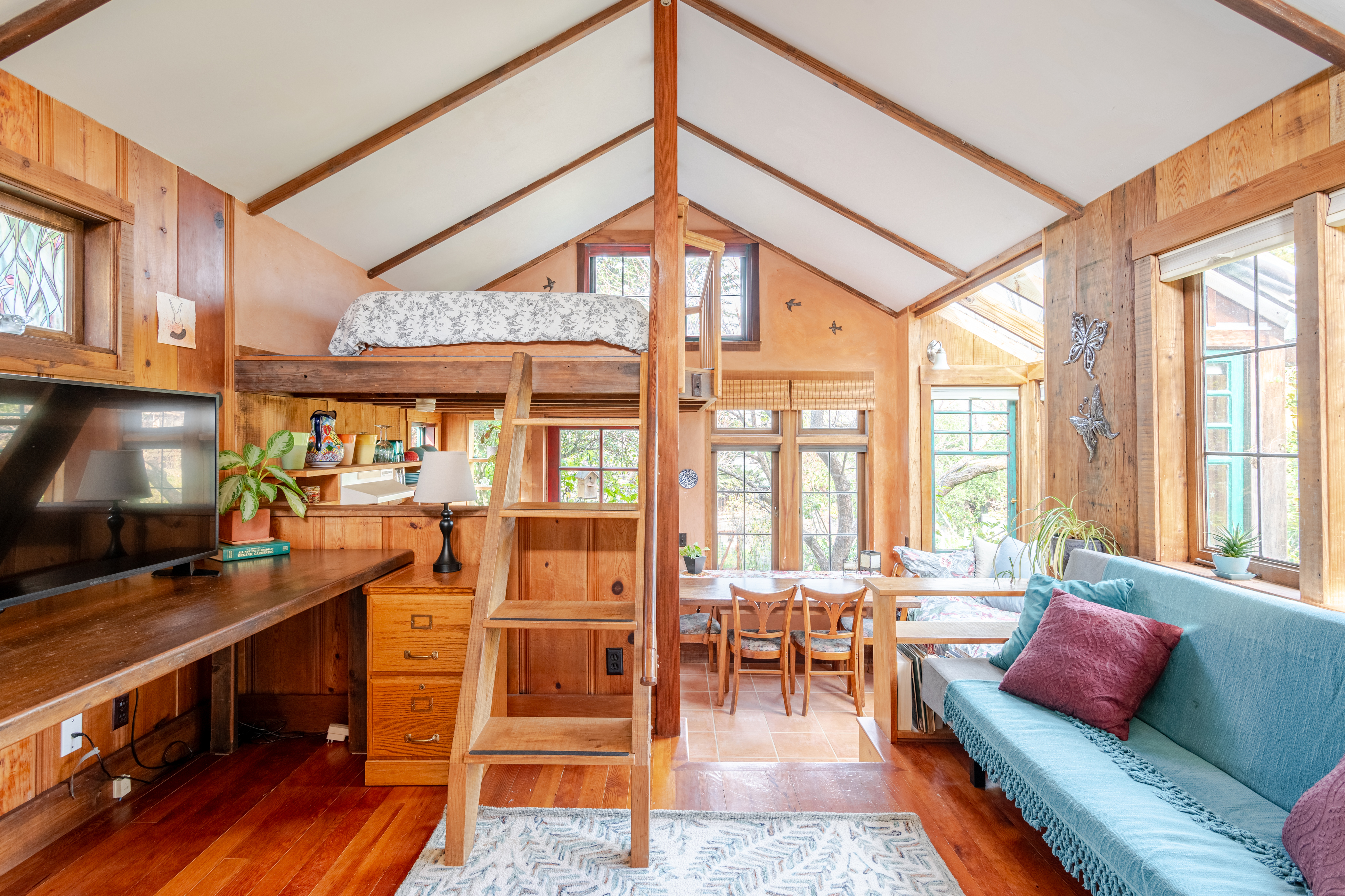 Eco-Cottage Sanctuary in Garden Oasis in Redwood Heights, Oakland