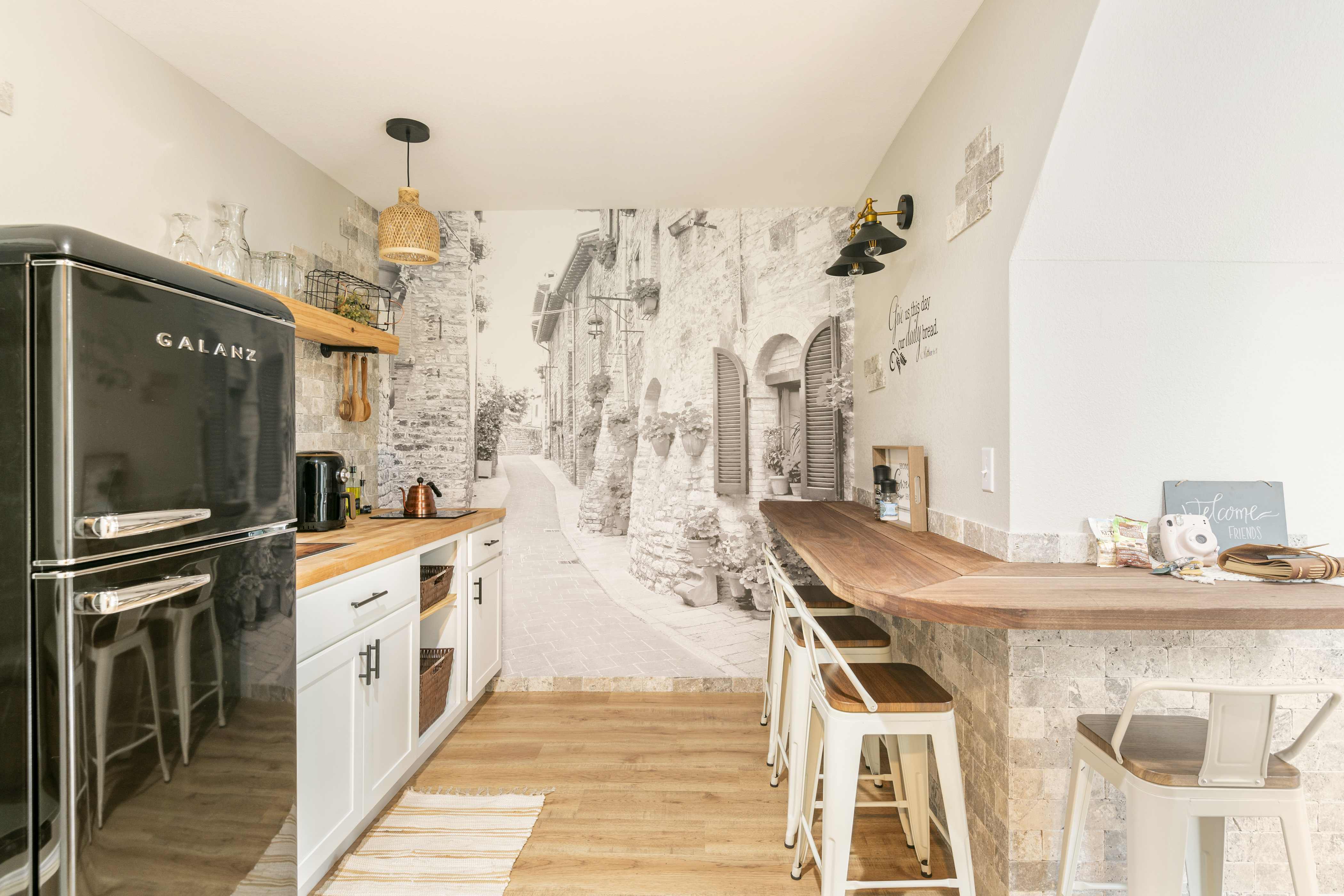Gloria's Guest Loft
